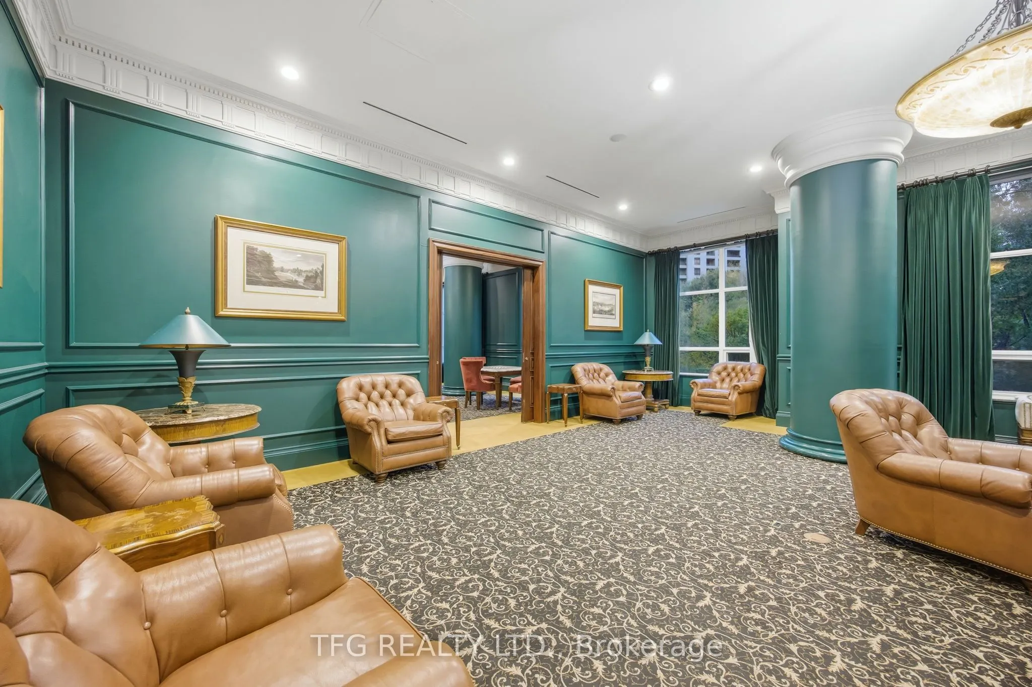 9225 Jane Street, #417