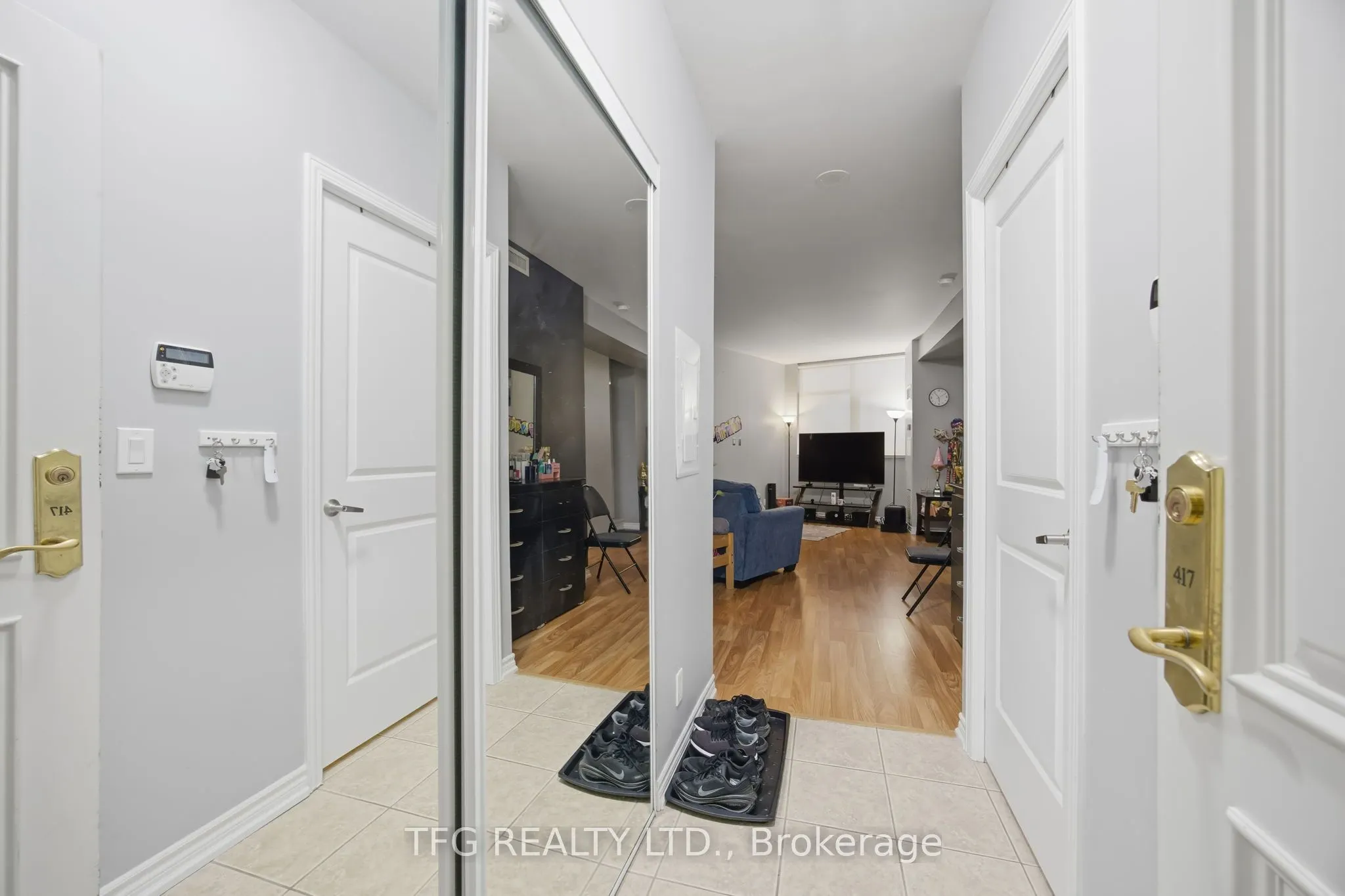 9225 Jane Street, #417