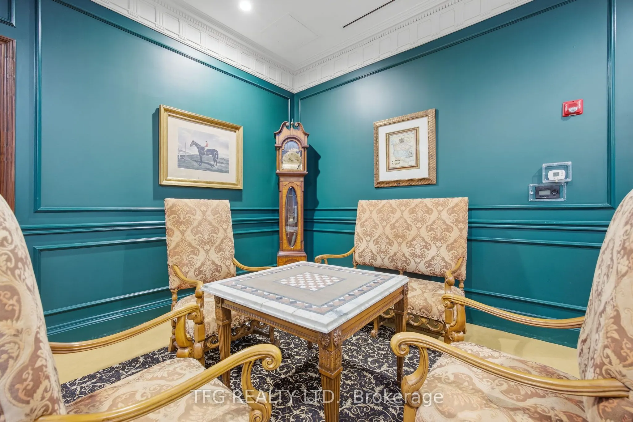 9225 Jane Street, #417