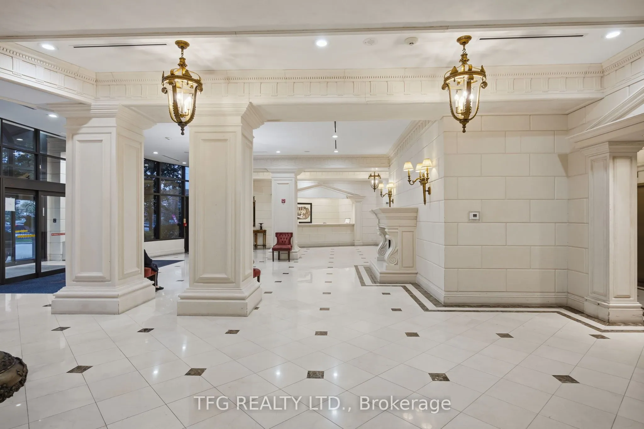 9225 Jane Street, #417