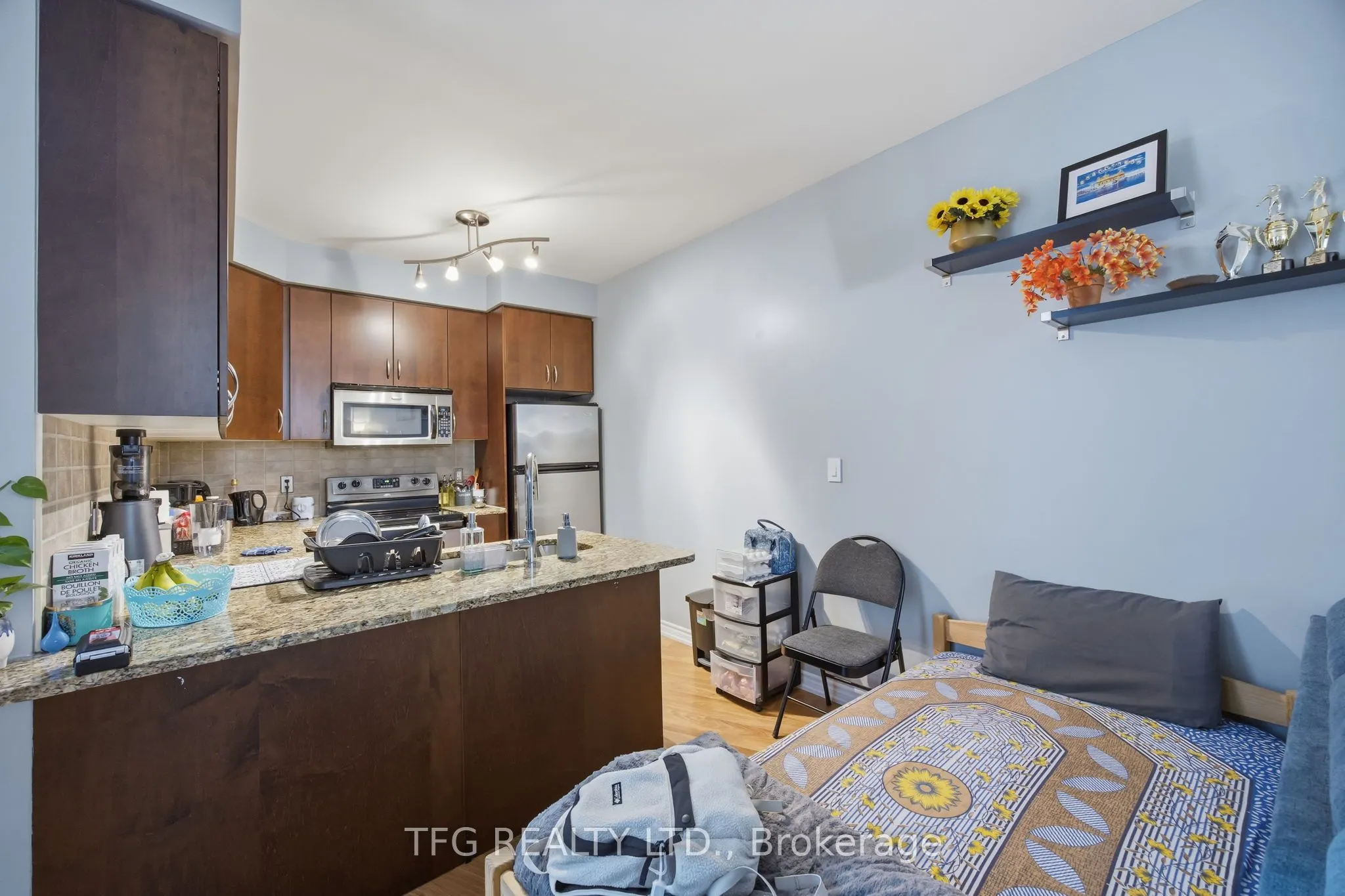 9225 Jane Street, #417