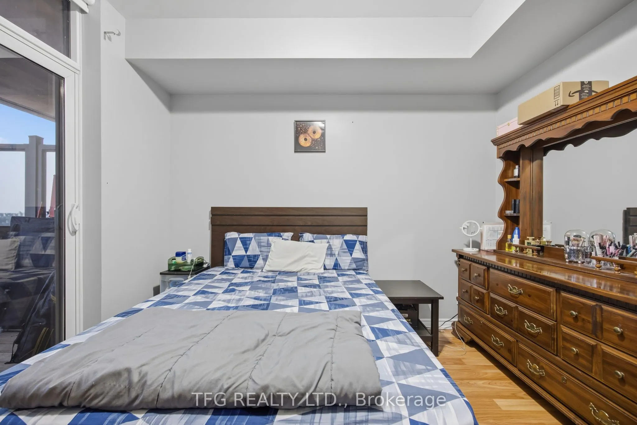 9225 Jane Street, #417