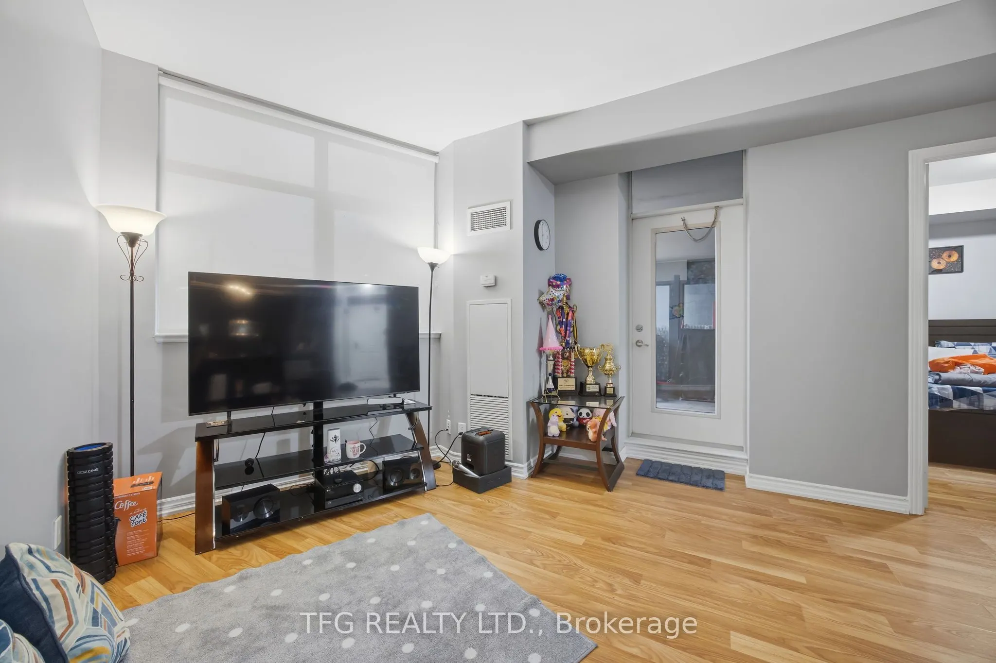 9225 Jane Street, #417