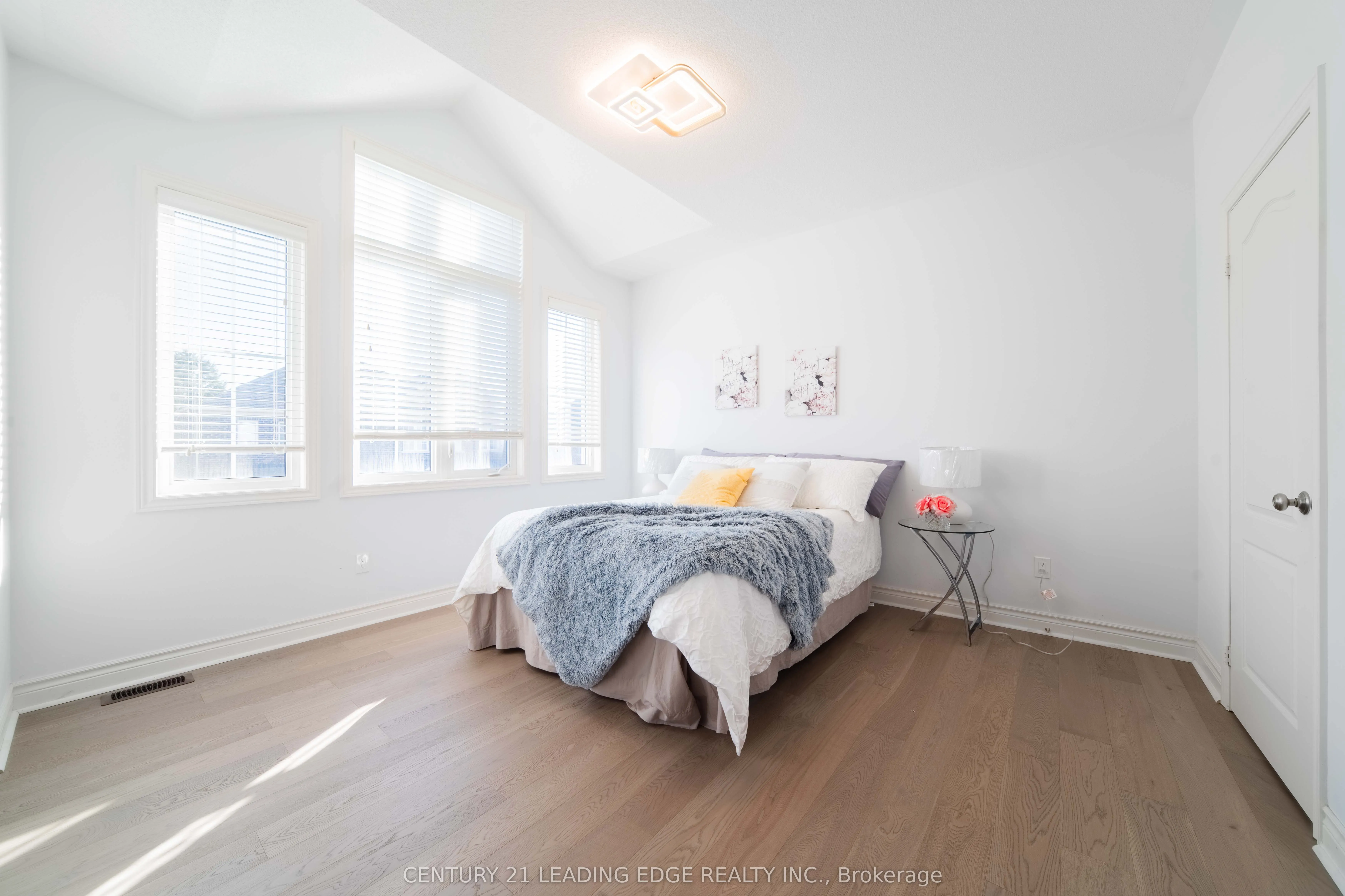 63 Ken Sinclair Crescent, #42