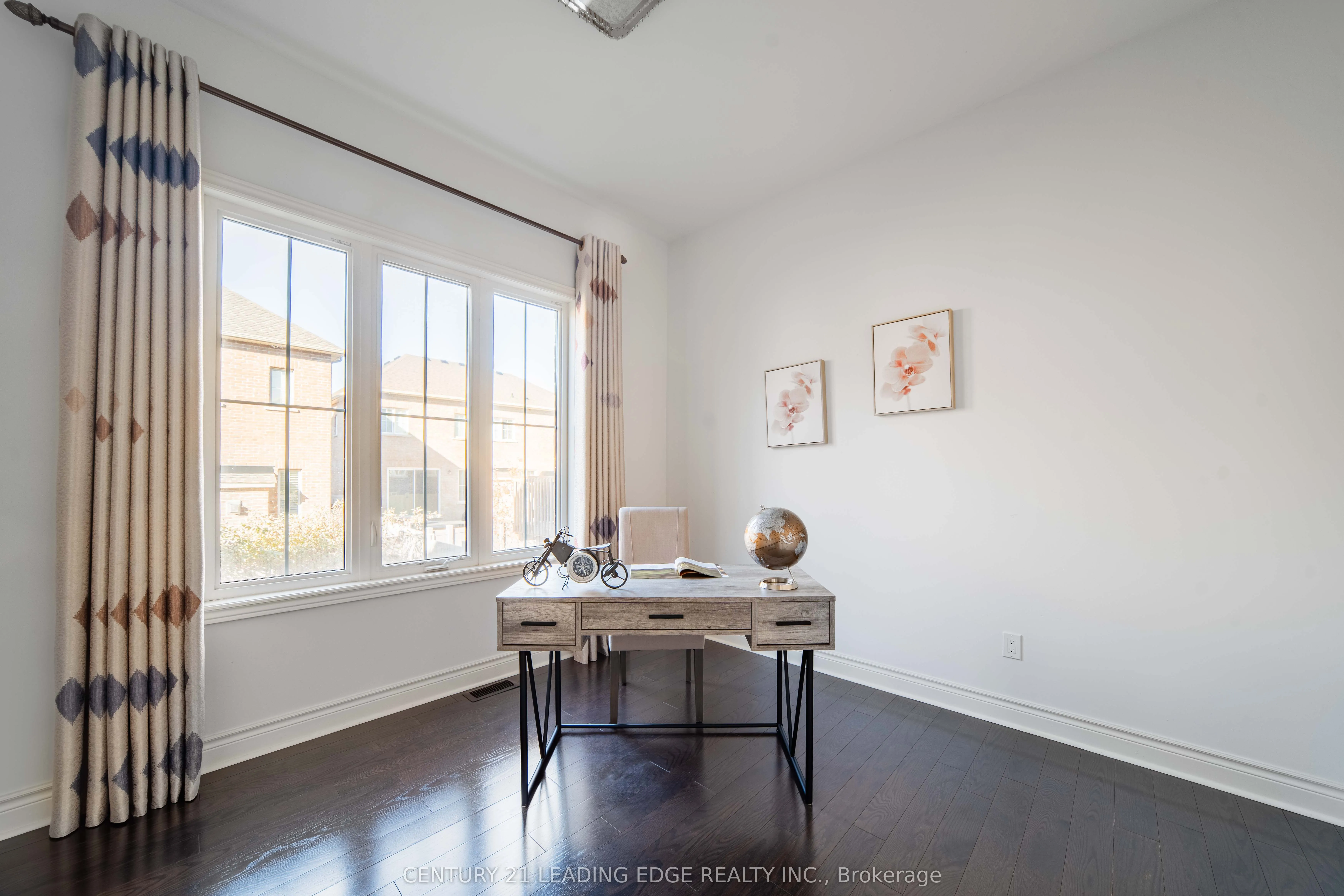 63 Ken Sinclair Crescent, #42