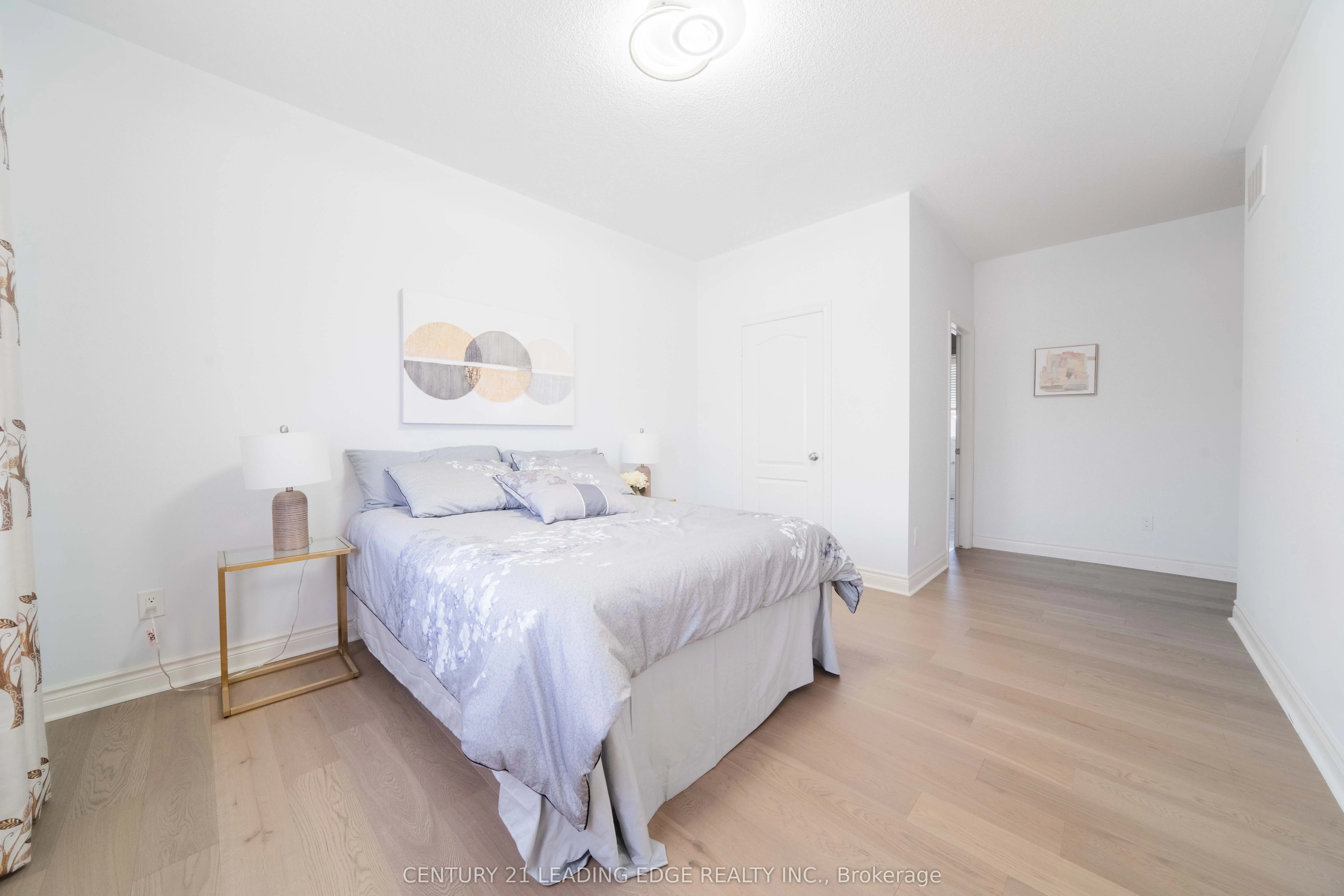 63 Ken Sinclair Crescent, #42