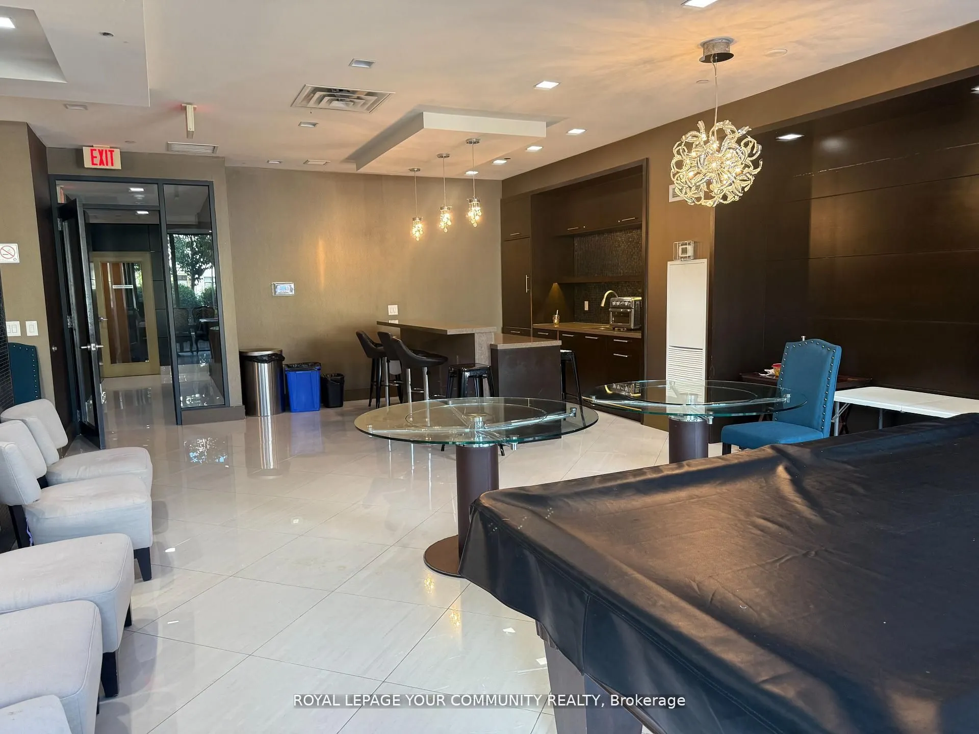 520 Steeles Avenue W, #208