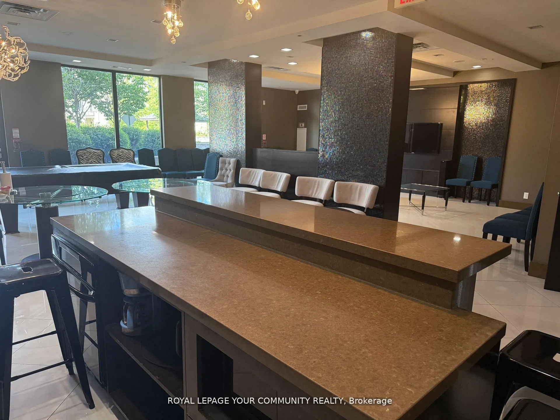 520 Steeles Avenue W, #208