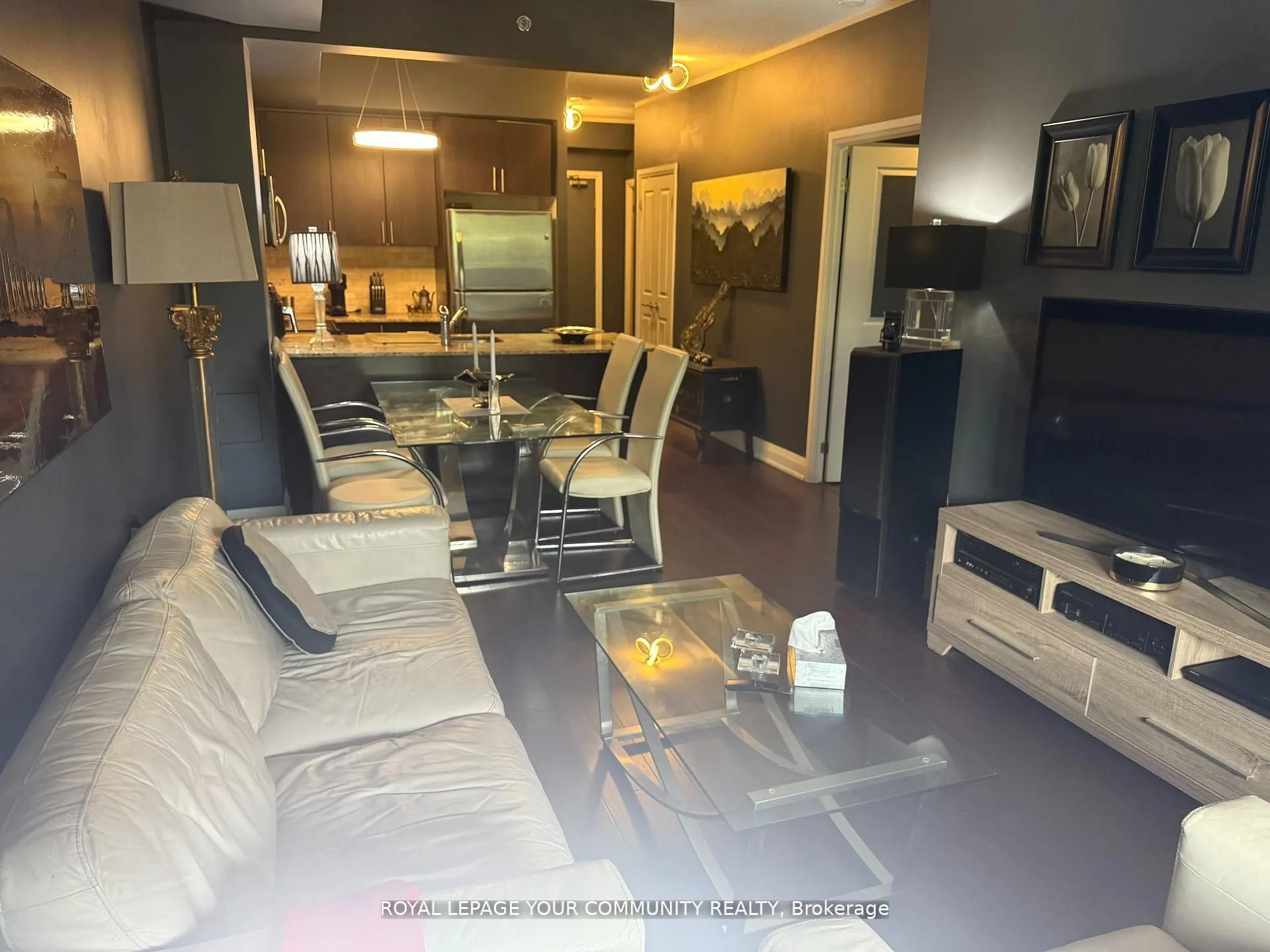 520 Steeles Avenue W, #208