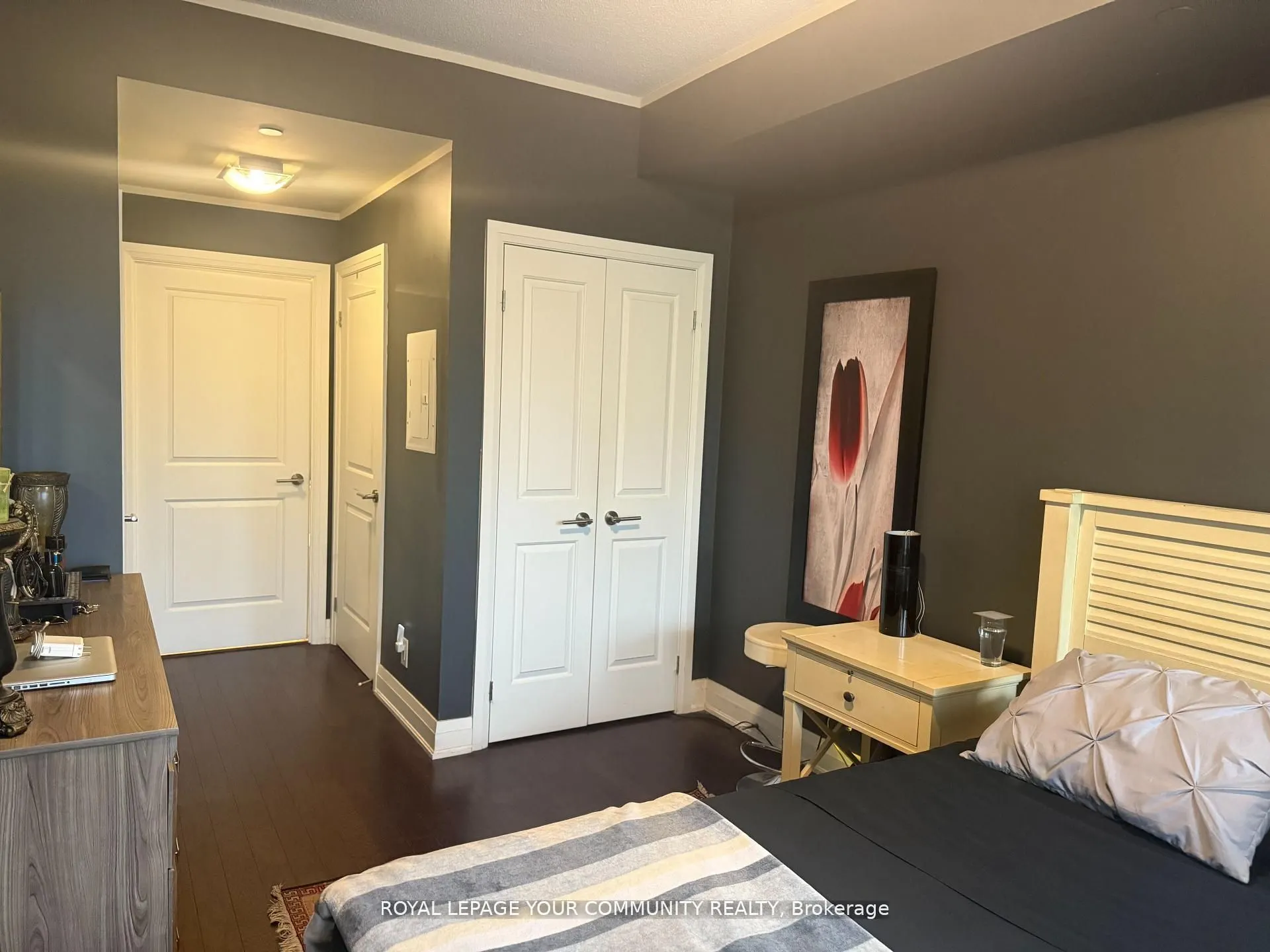 520 Steeles Avenue W, #208