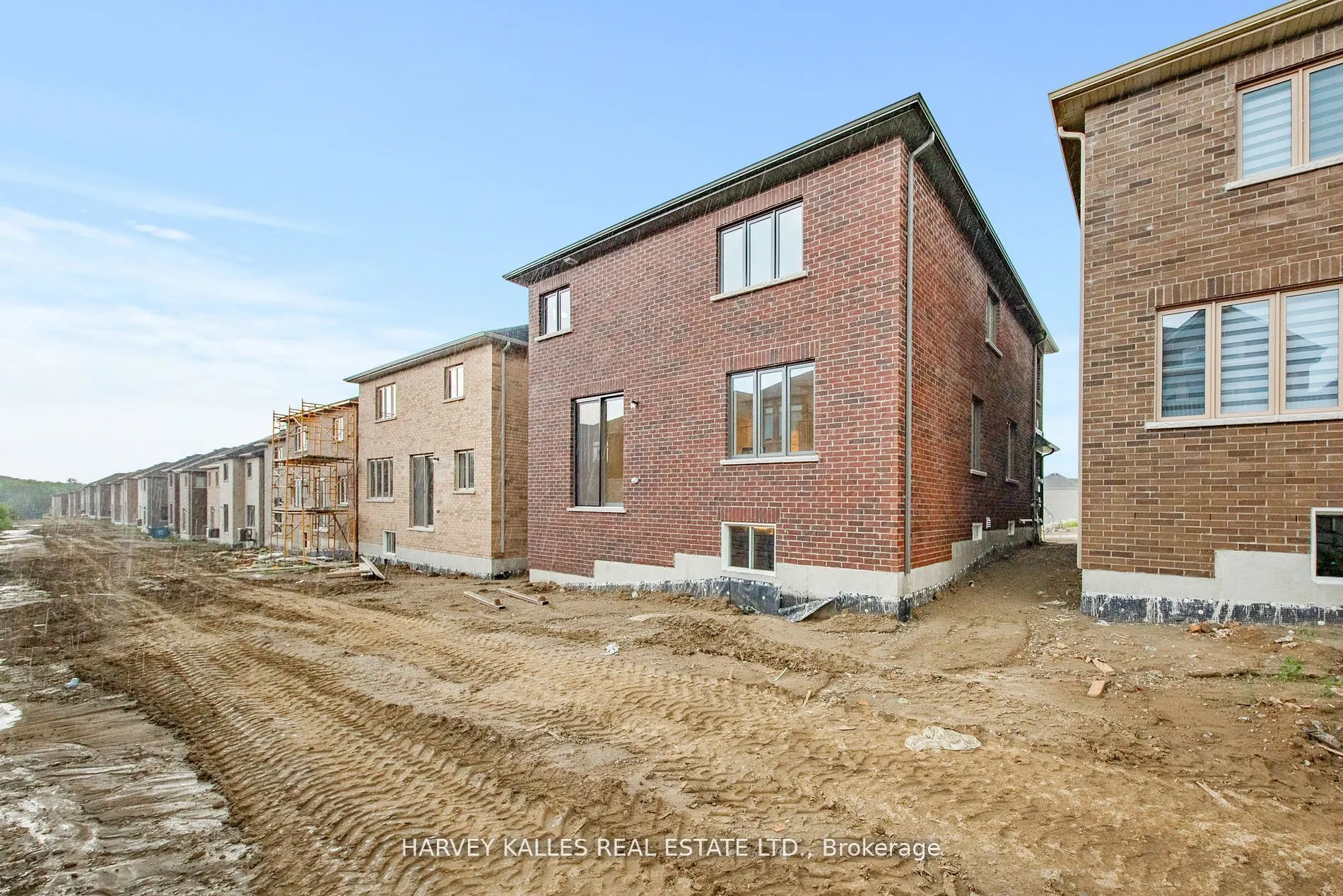 53 Lawrence D. Pridham Avenue