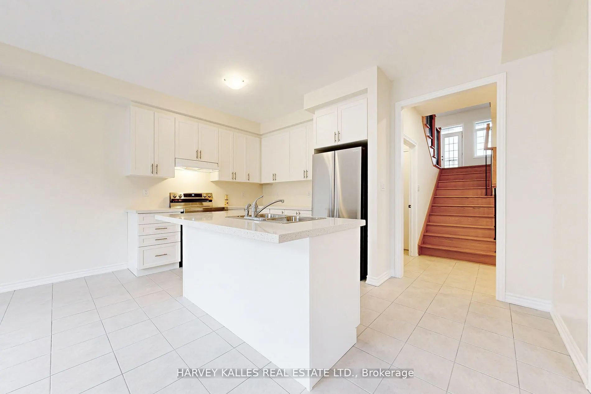 53 Lawrence D. Pridham Avenue