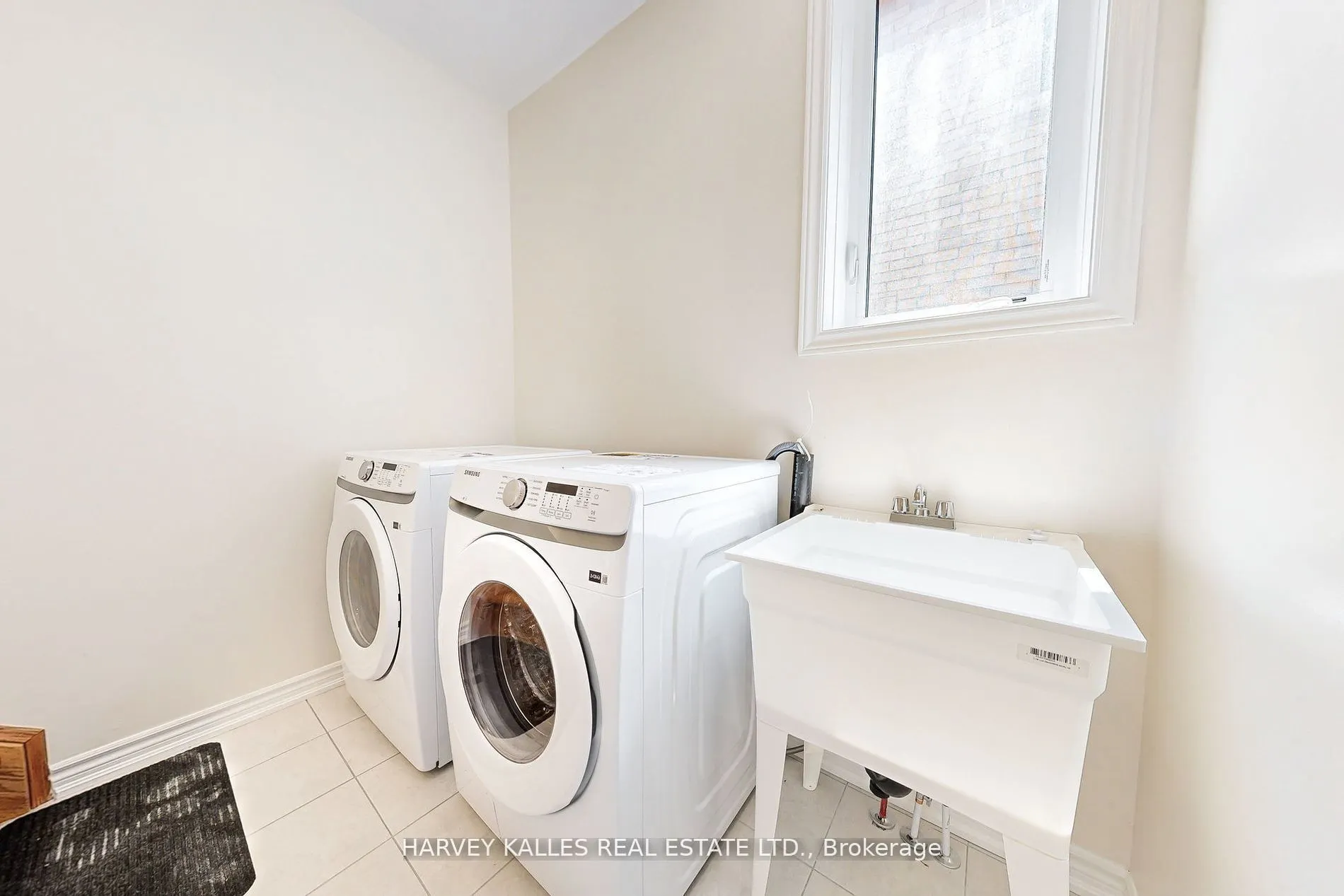 53 Lawrence D. Pridham Avenue