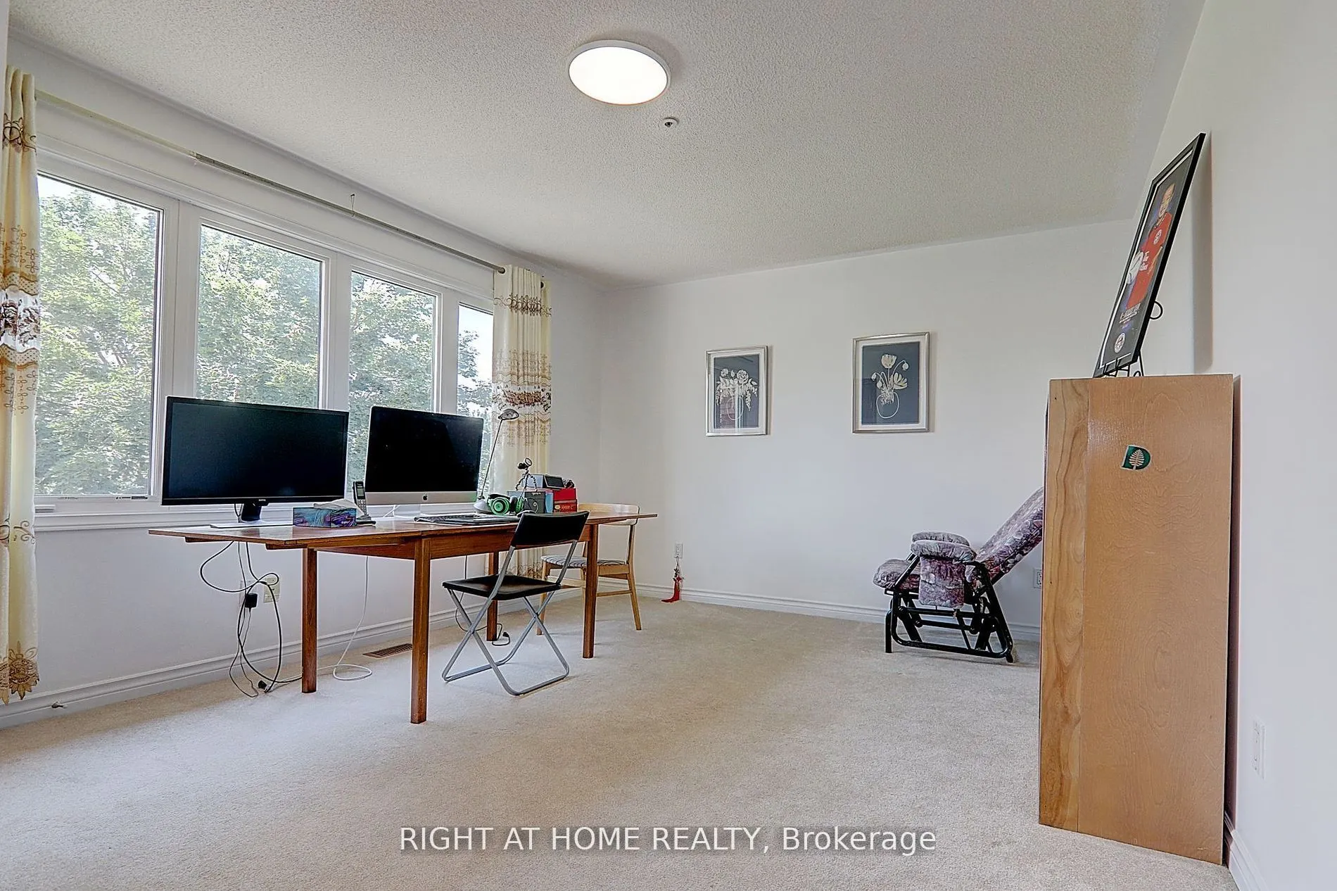 1008 Mount Albert Road