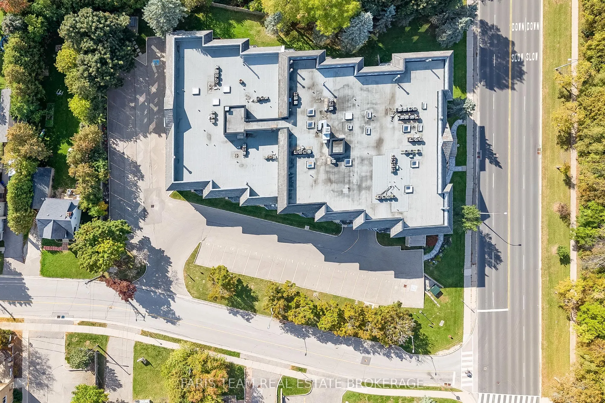 85 Wellington Street W, #307