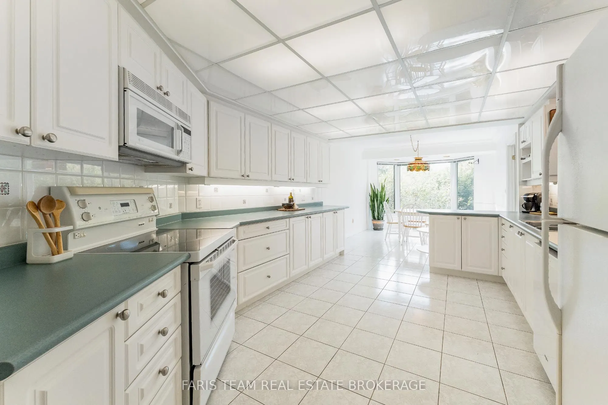 85 Wellington Street W, #307