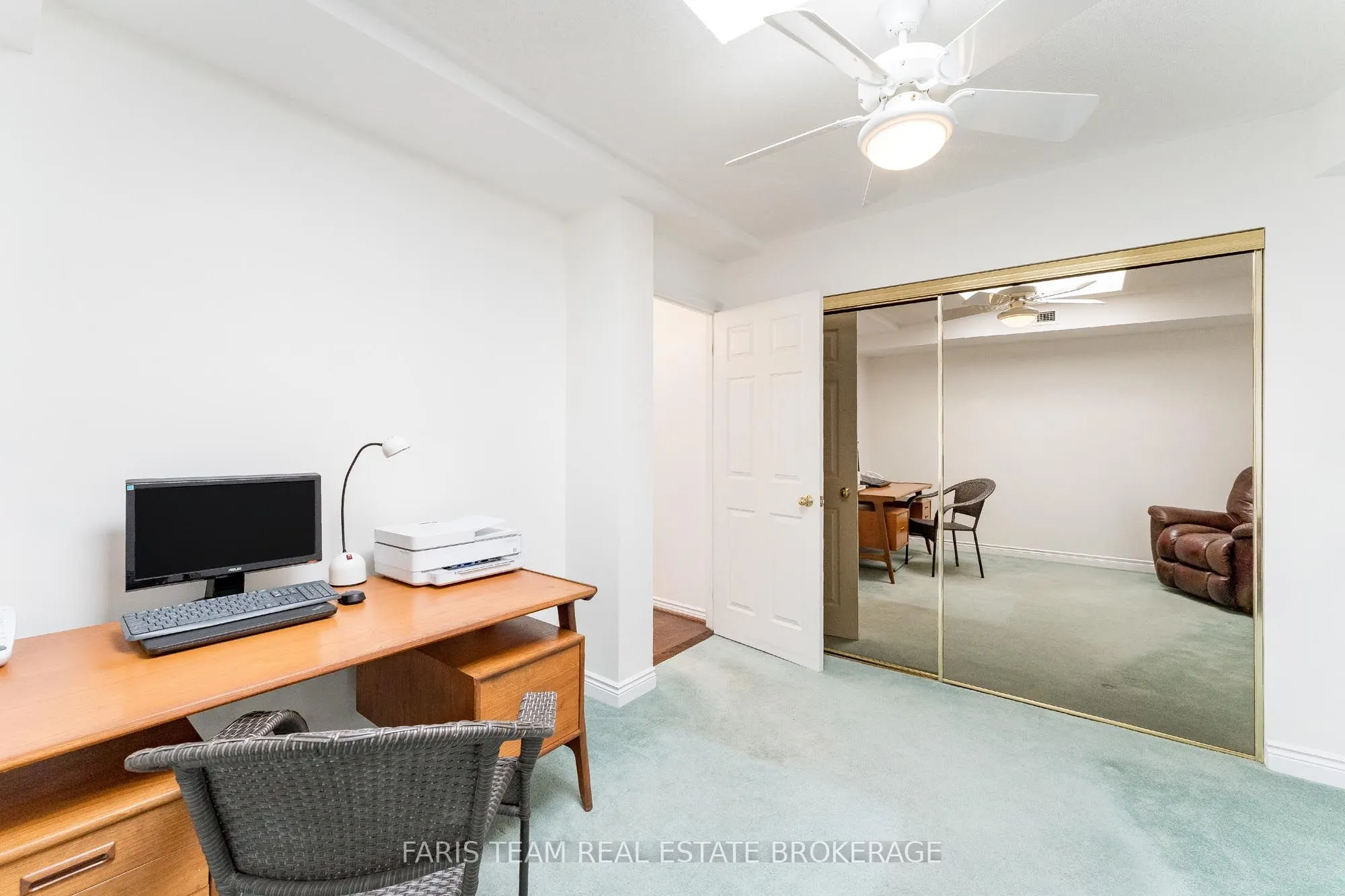 85 Wellington Street W, #307