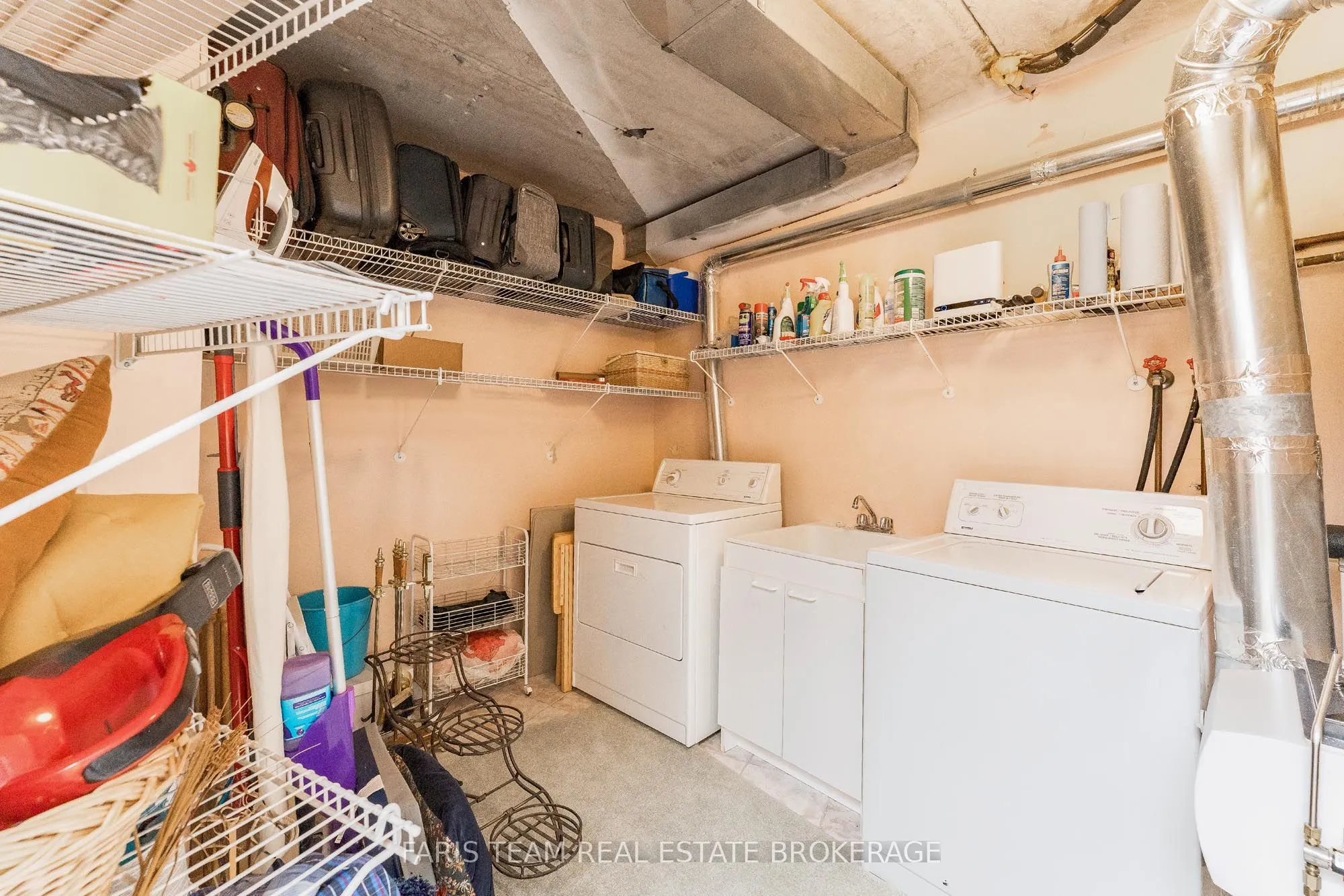 85 Wellington Street W, #307