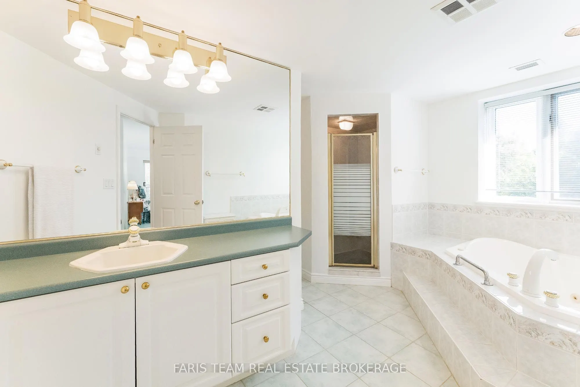 85 Wellington Street W, #307