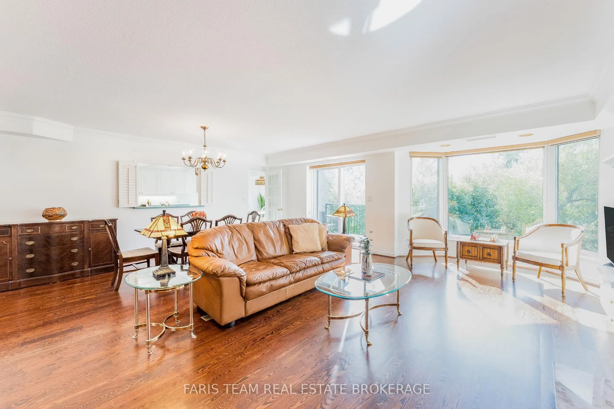 85 Wellington Street W, #307