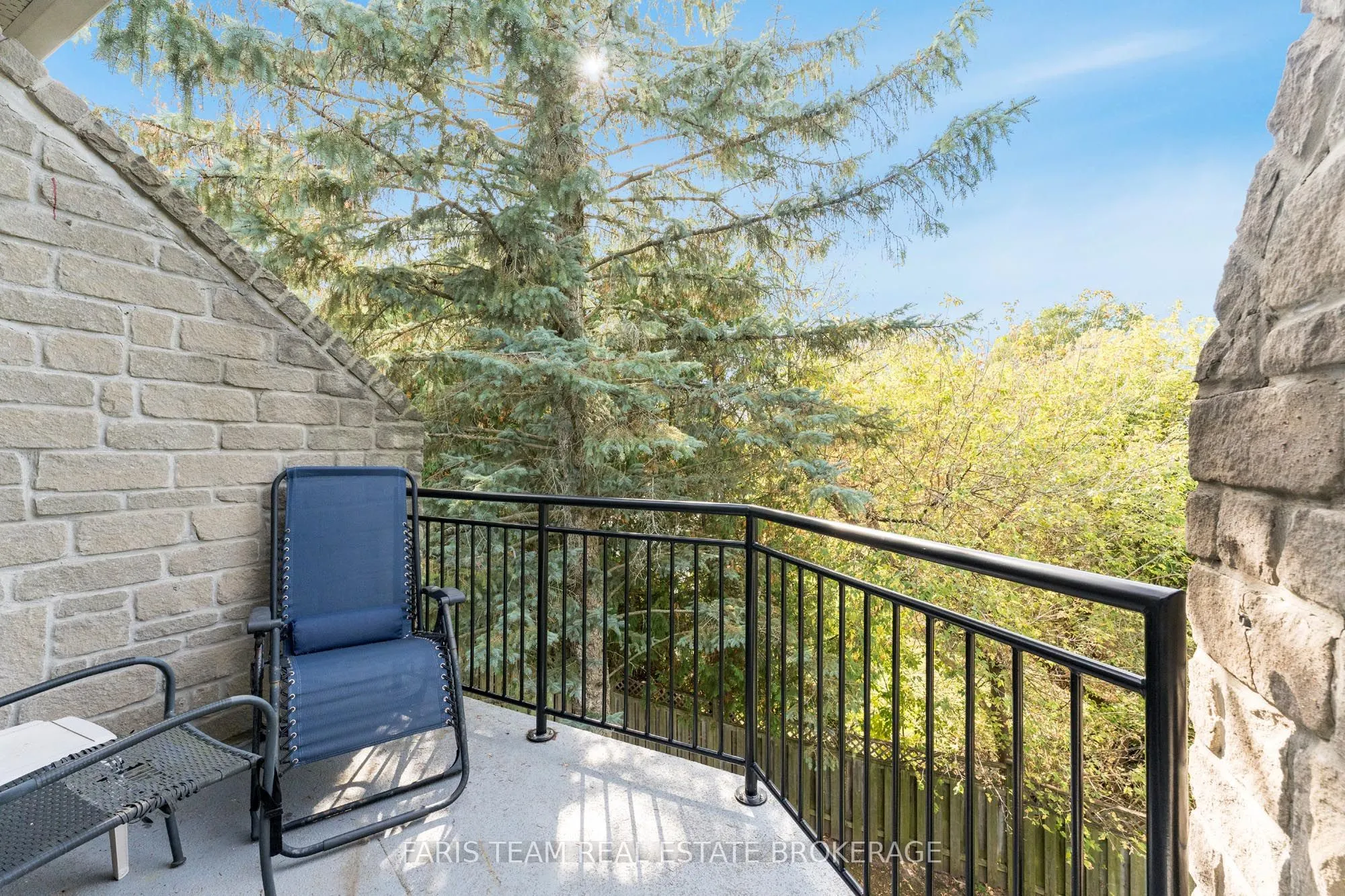 85 Wellington Street W, #307