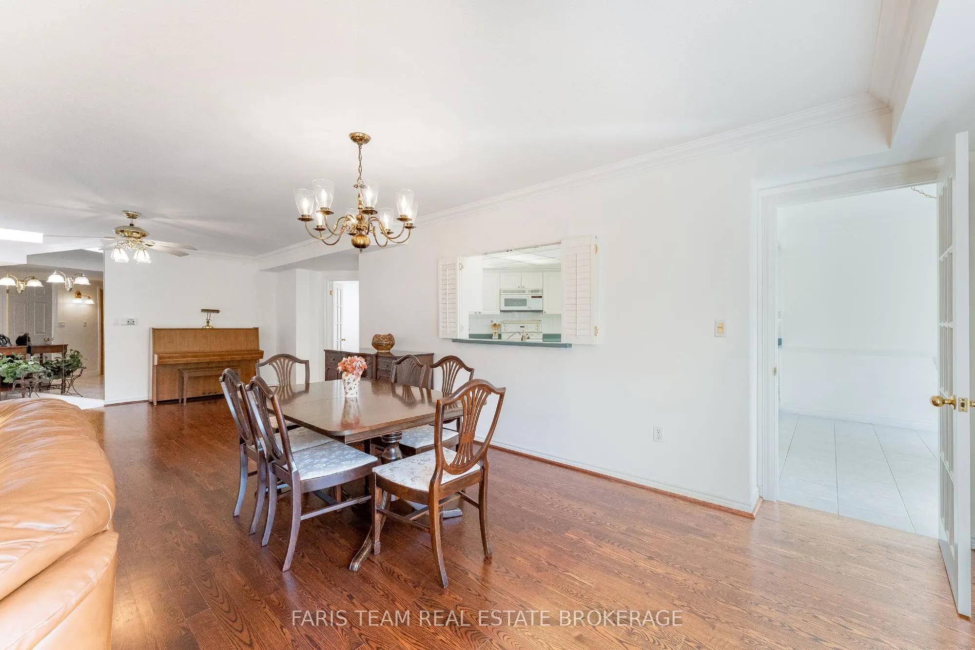 85 Wellington Street W, #307