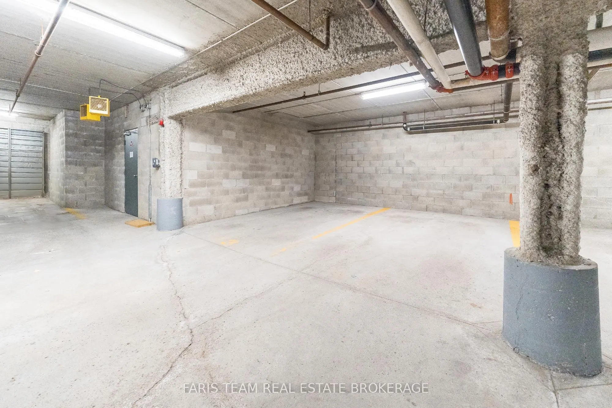 85 Wellington Street W, #307