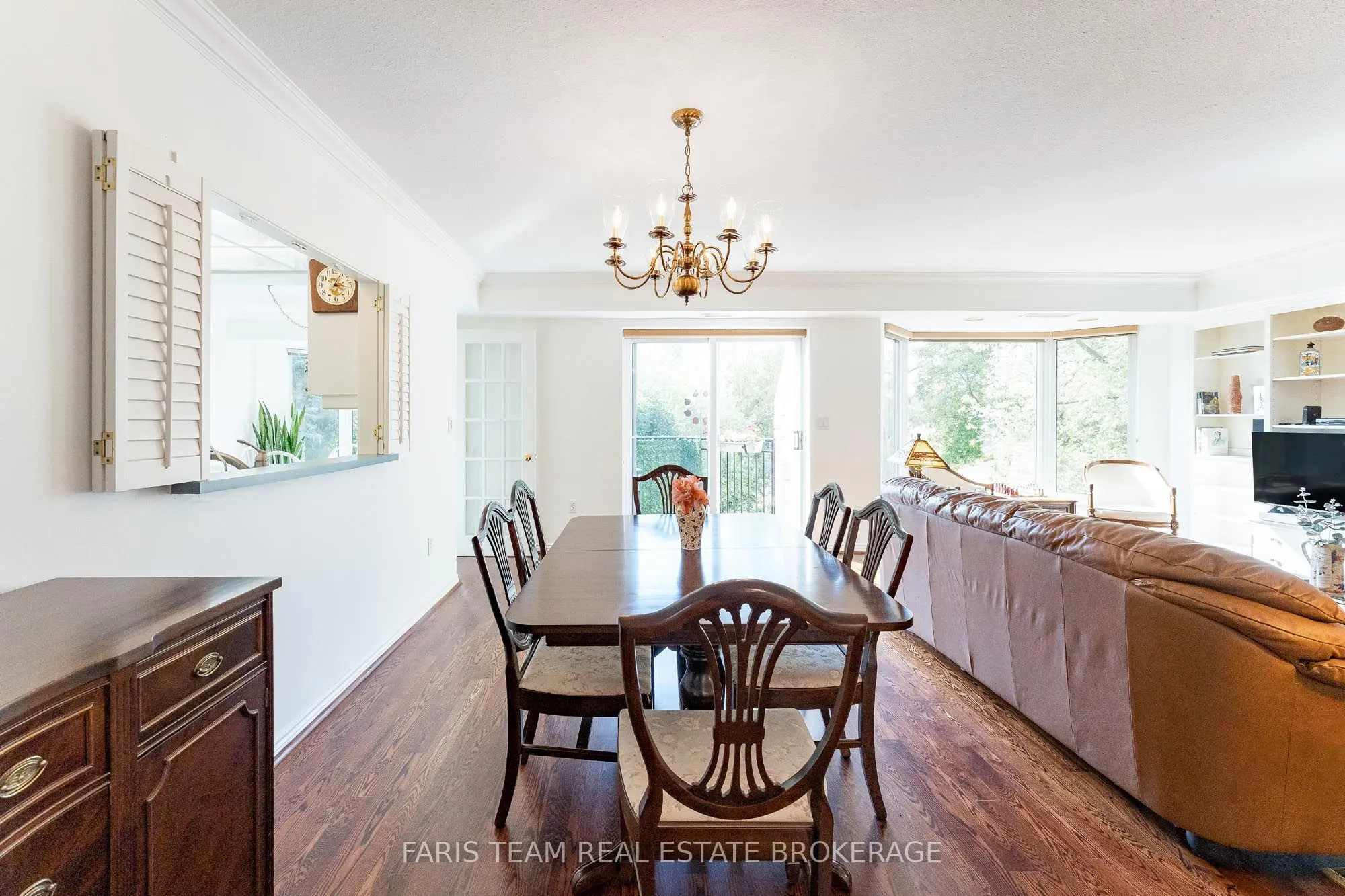 85 Wellington Street W, #307