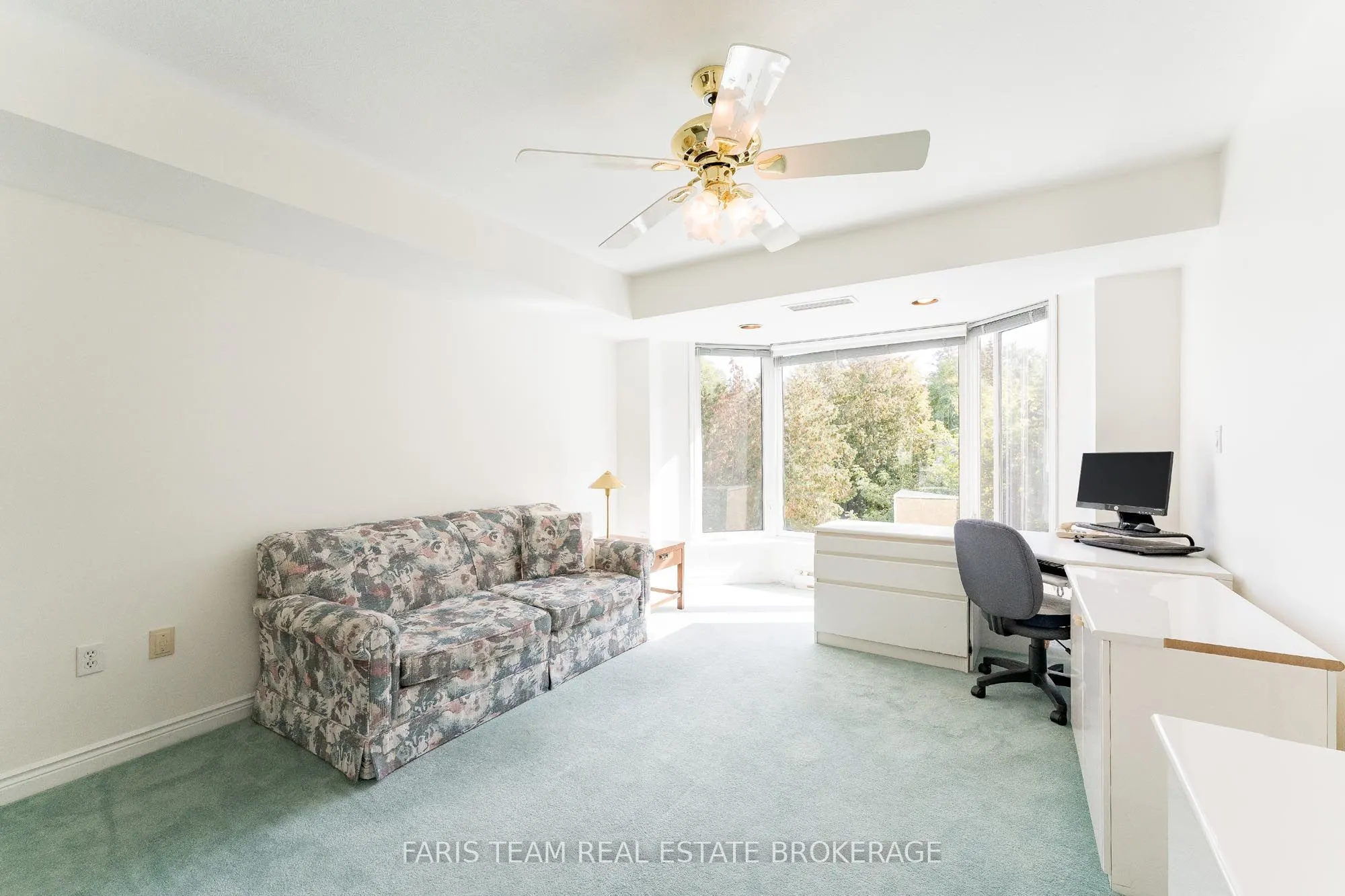 85 Wellington Street W, #307