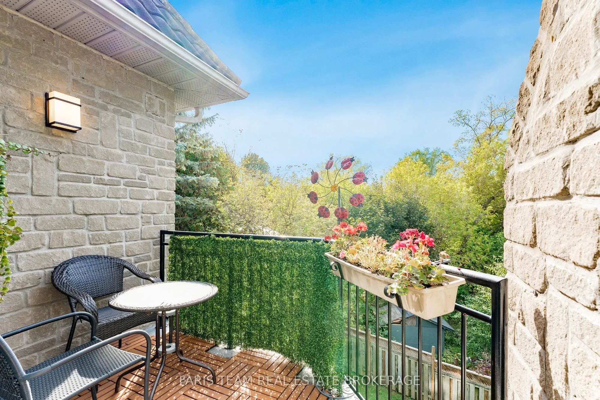 85 Wellington Street W, #307