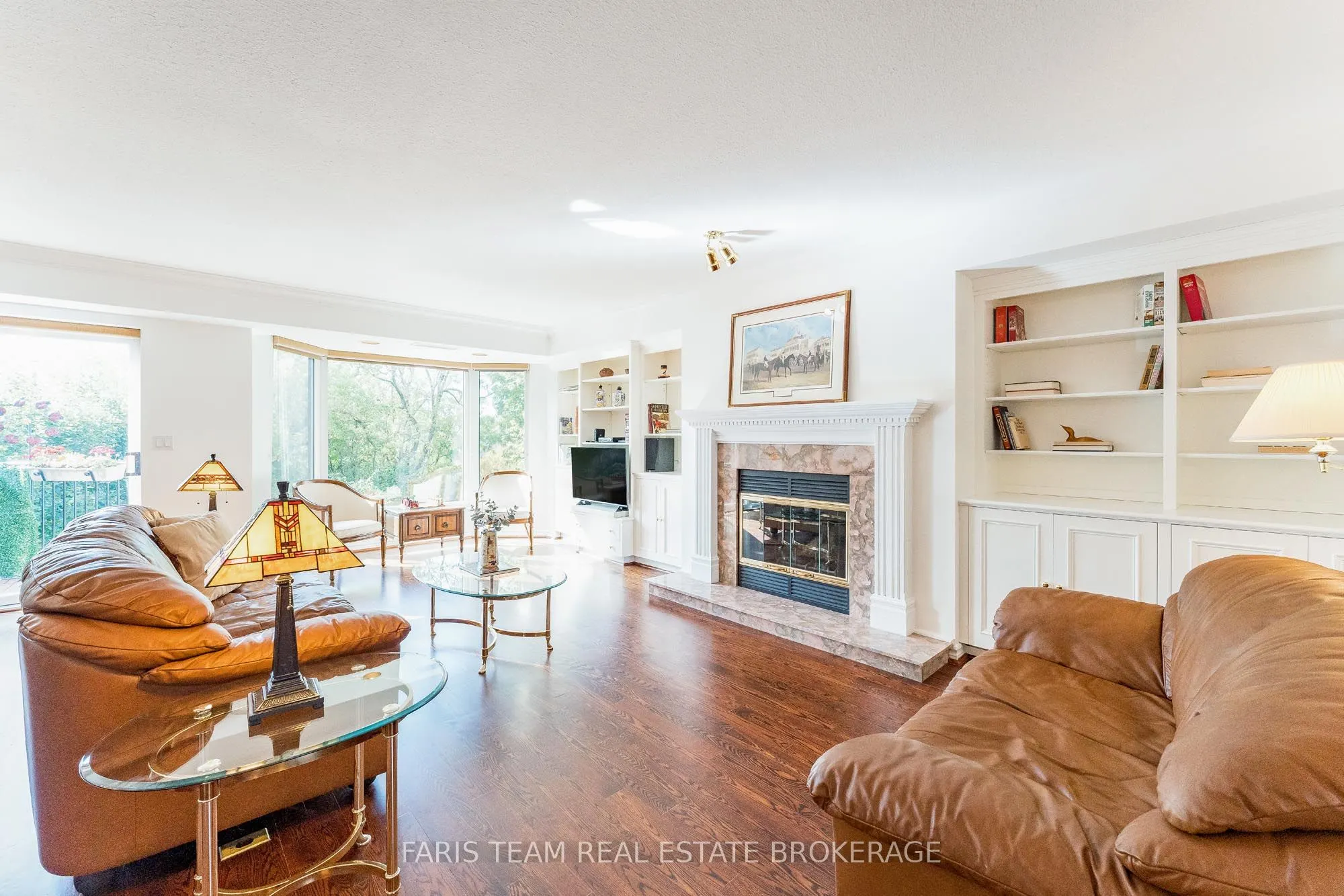 85 Wellington Street W, #307