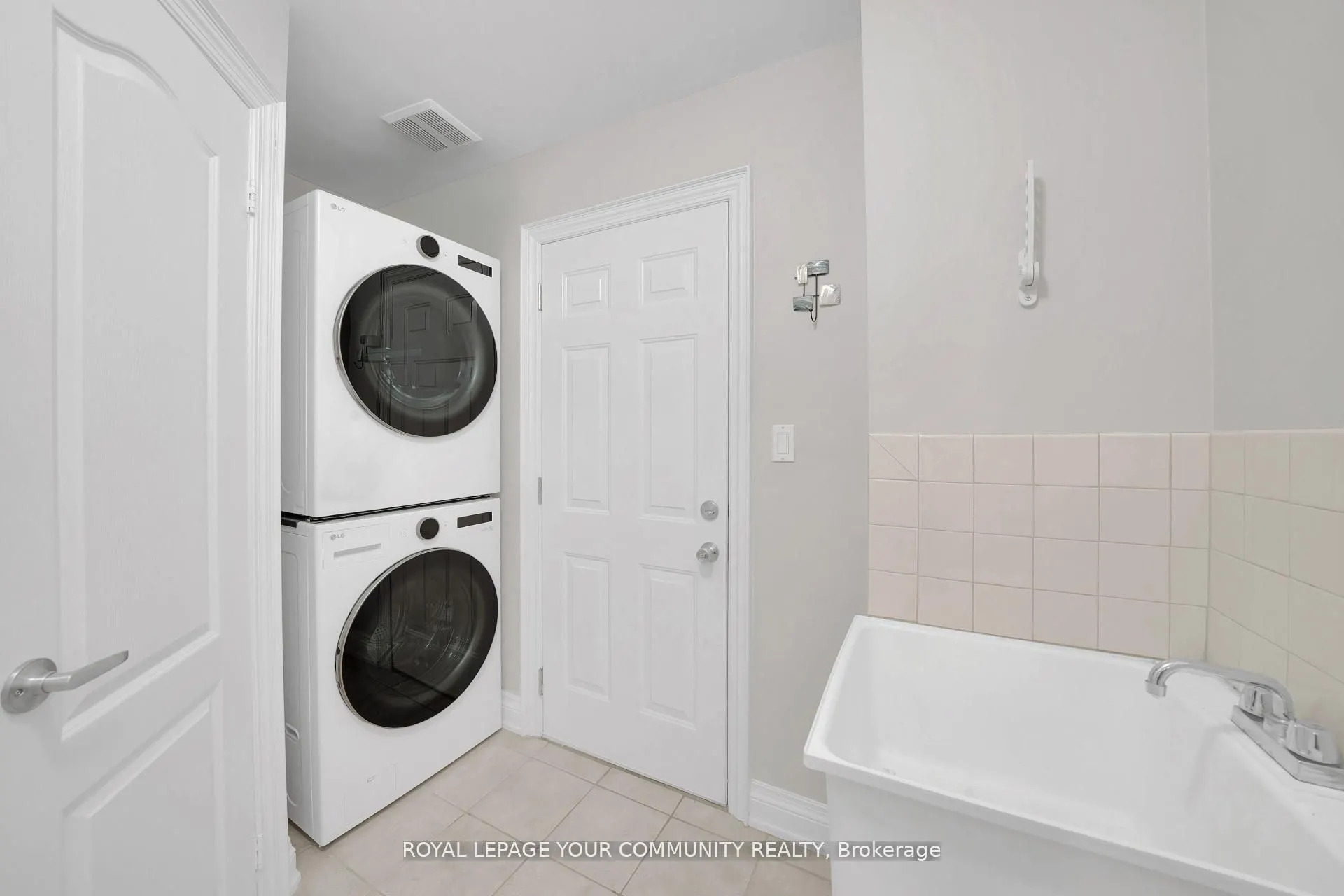 57 Deepsprings Crescent