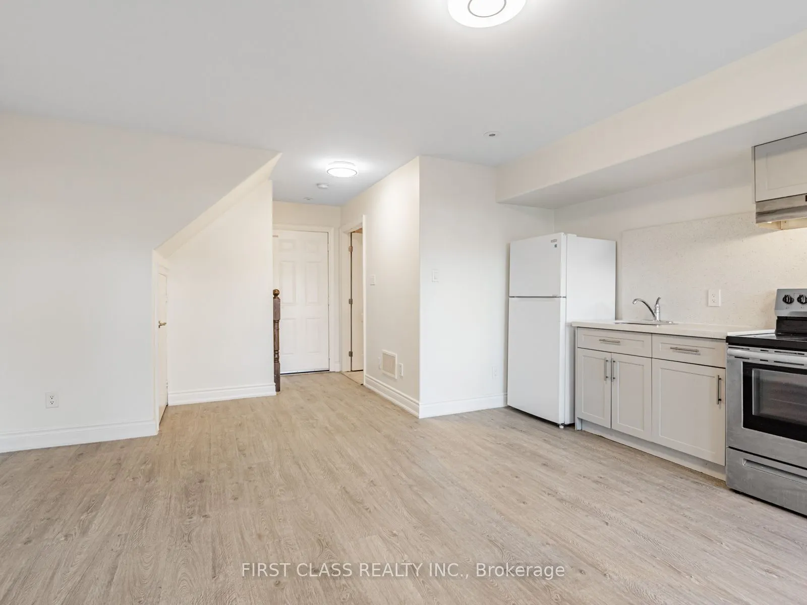 24 Golden Spruce Lane