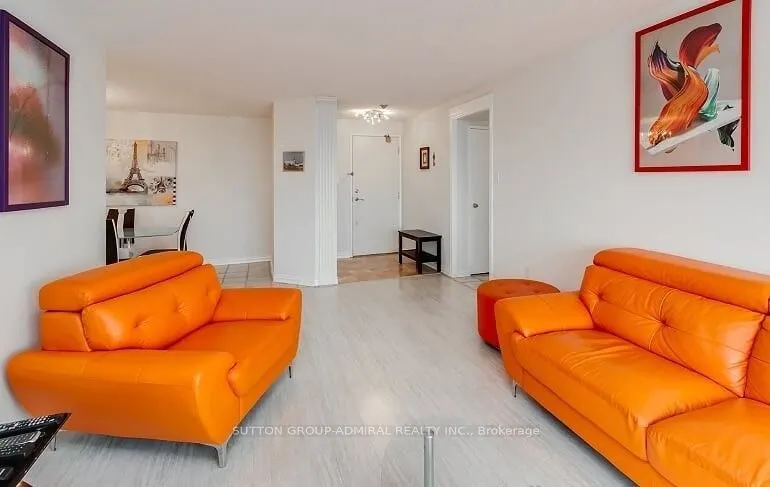 7420 Bathurst Street, #909