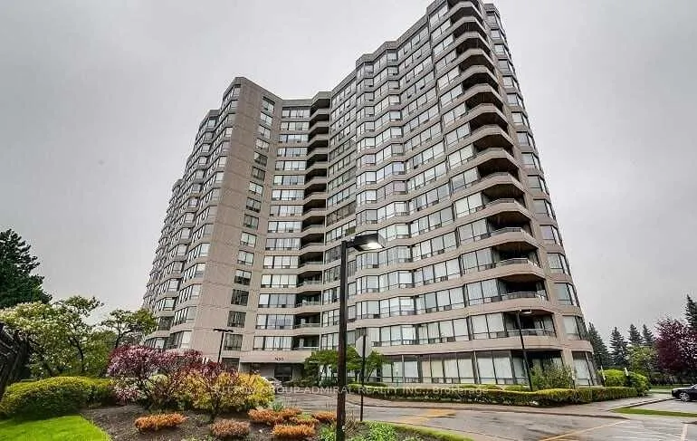 7420 Bathurst Street, #909