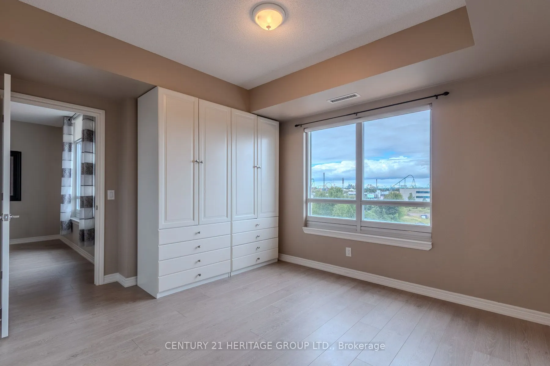 9245 Jane Street, #615