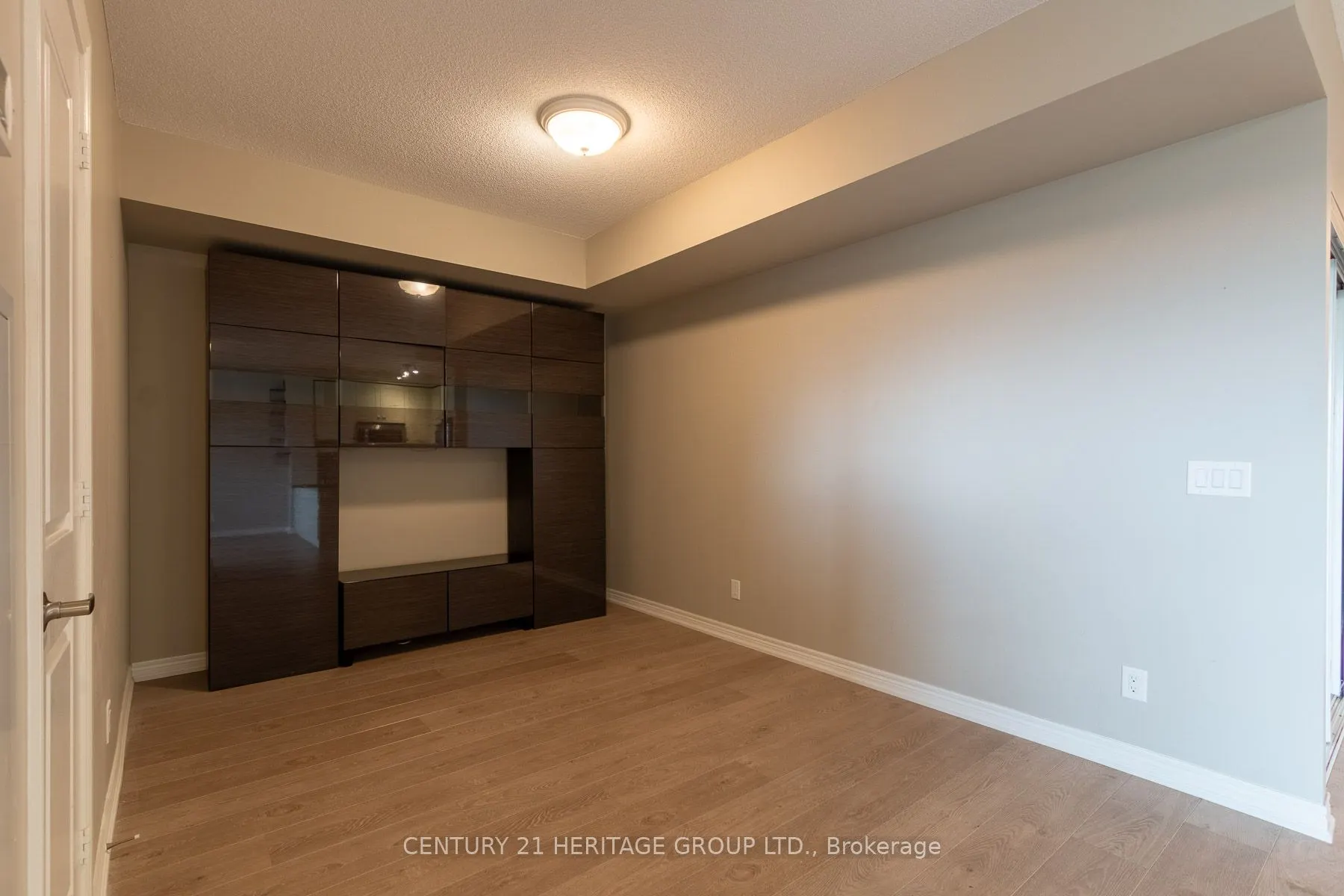 9245 Jane Street, #615