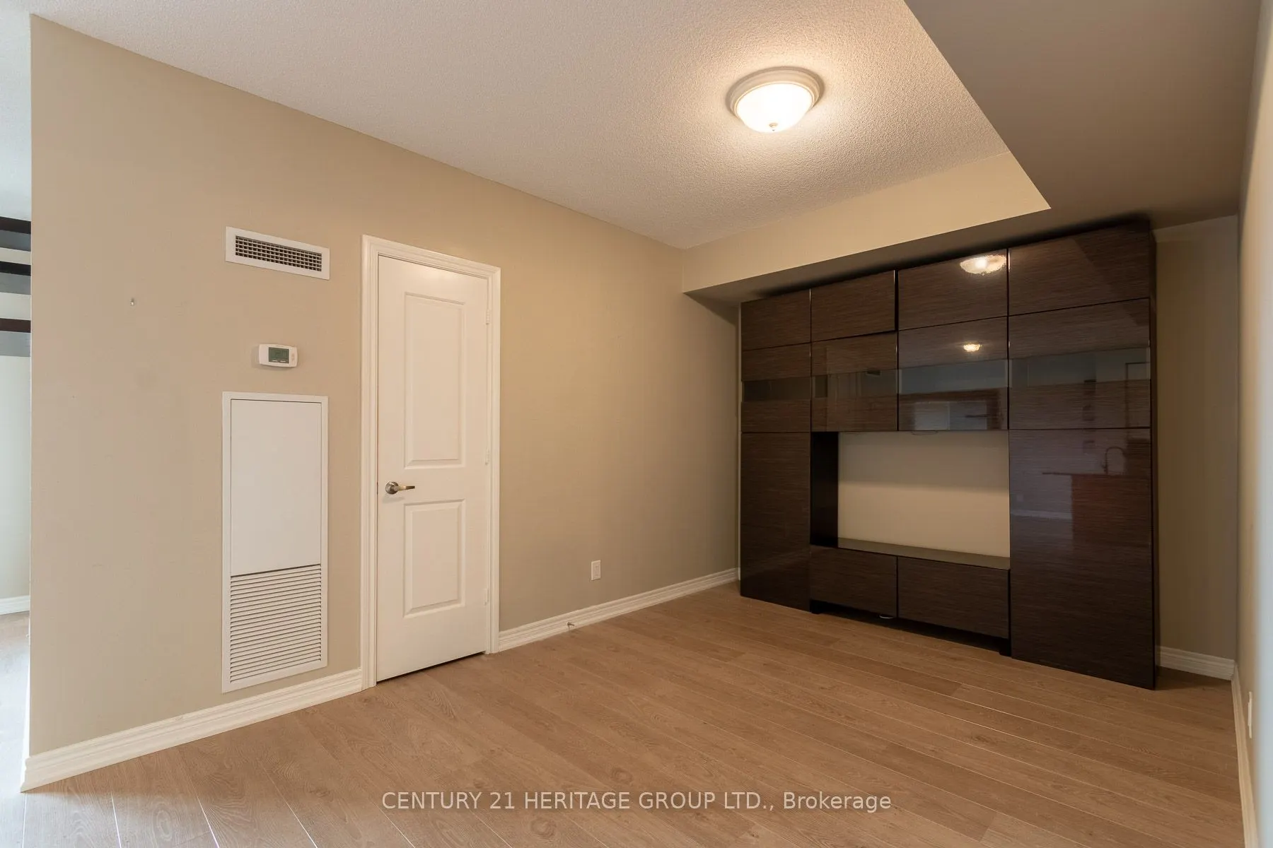 9245 Jane Street, #615