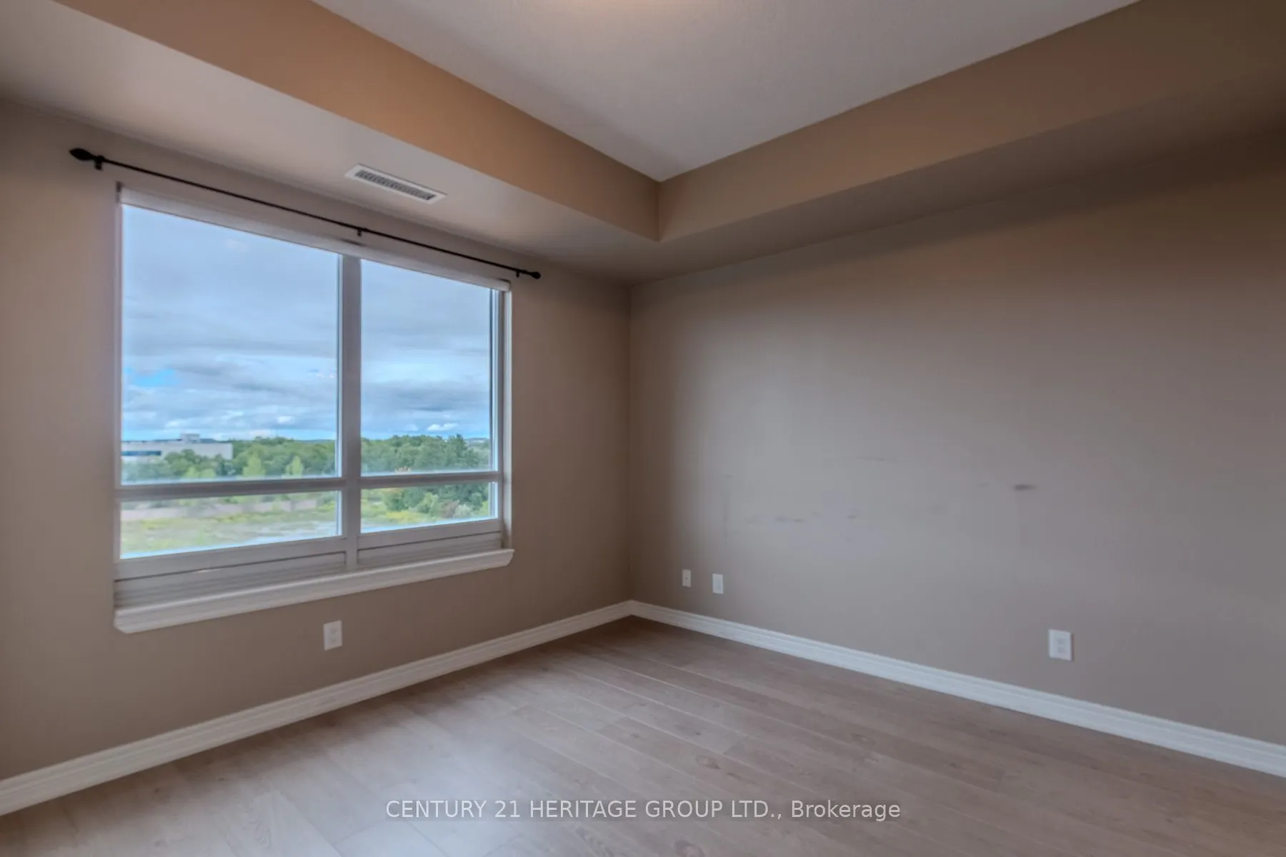 9245 Jane Street, #615