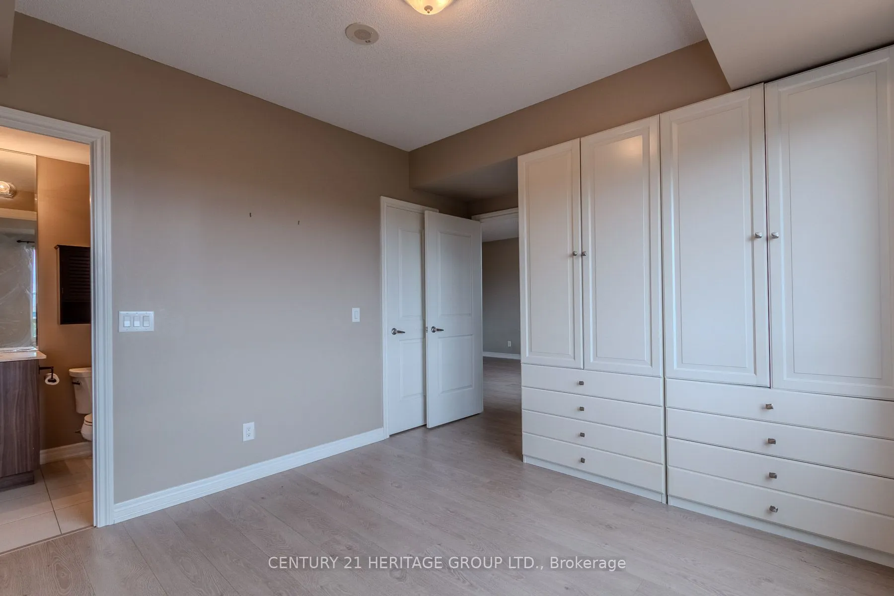 9245 Jane Street, #615