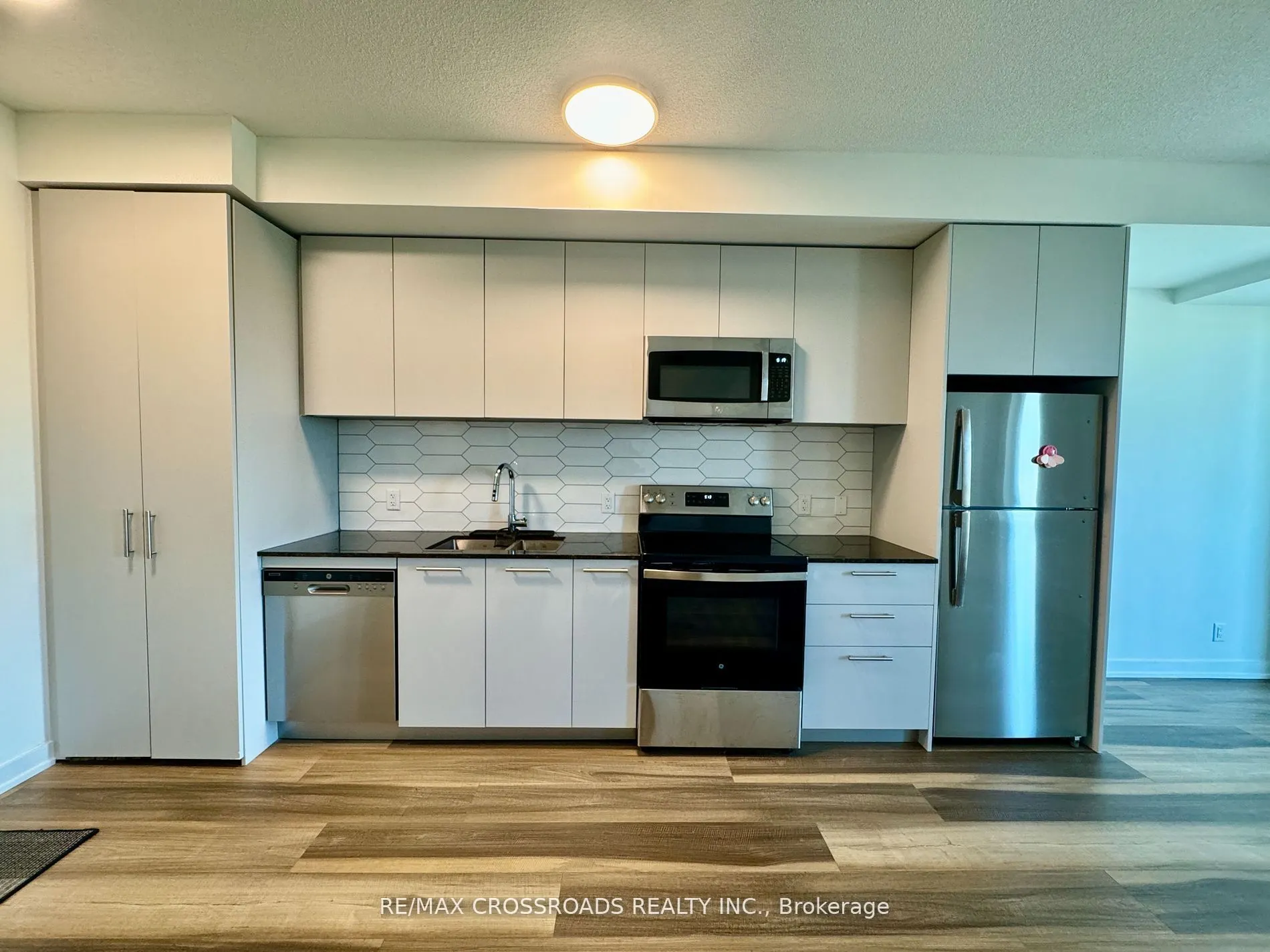 101 Cathedral High Street, #239