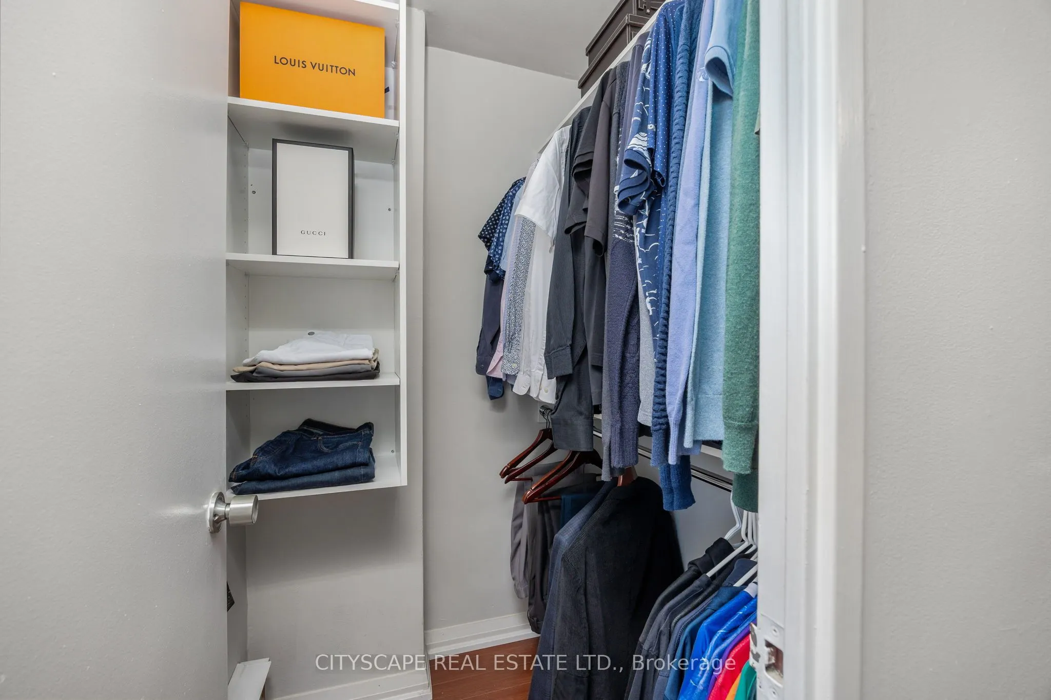 1 Royal Orchard Boulevard, #810