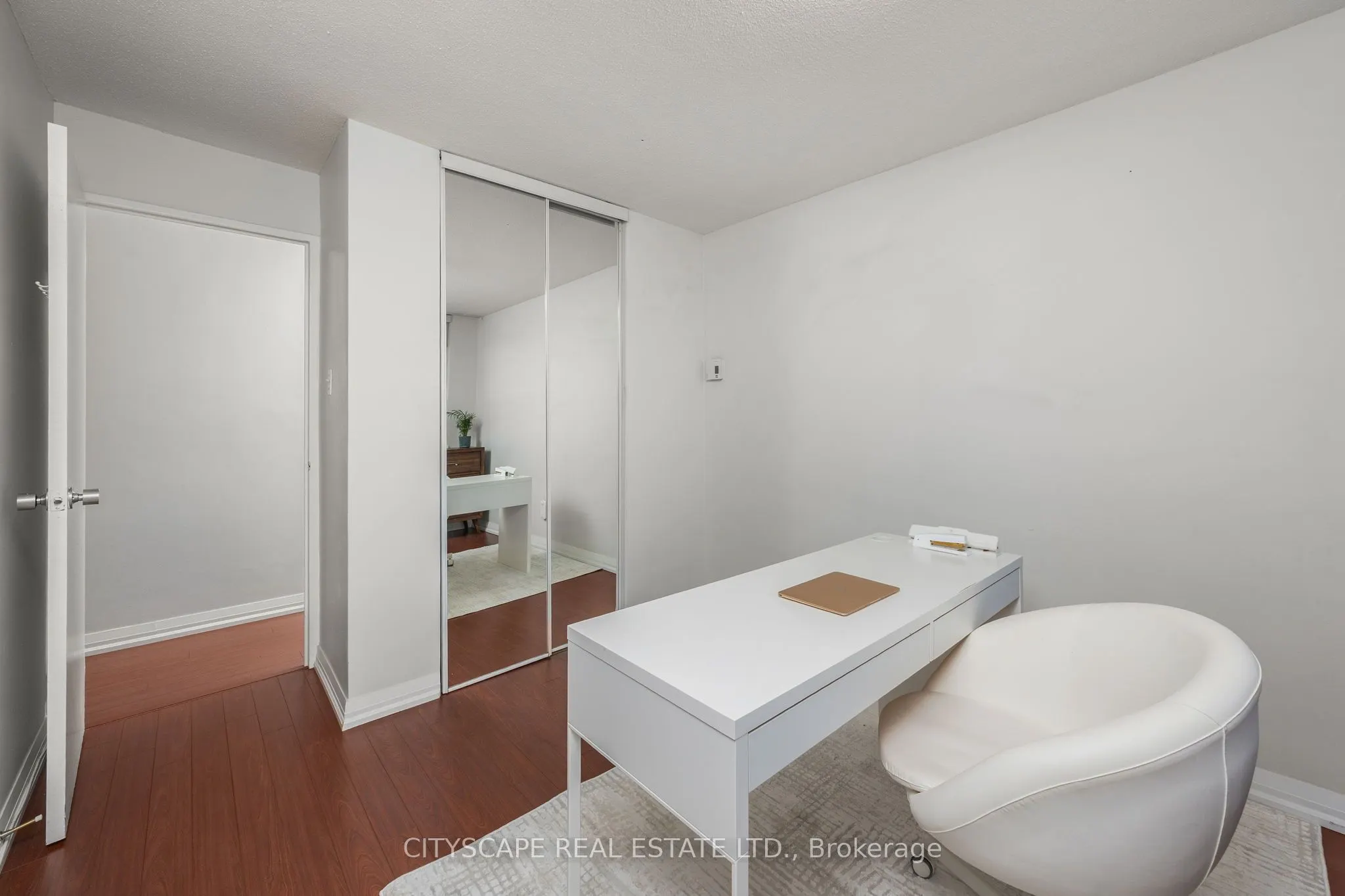 1 Royal Orchard Boulevard, #810