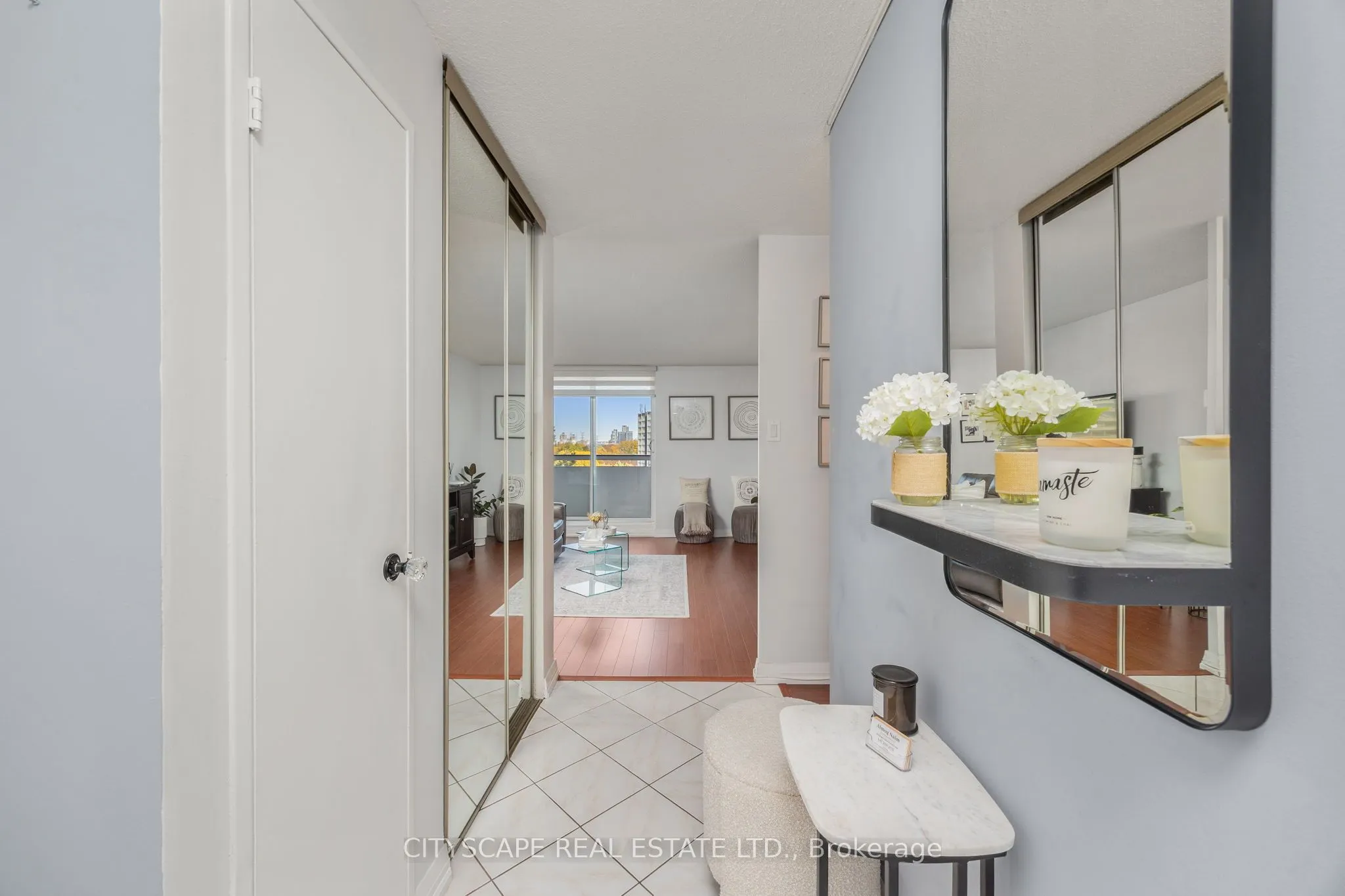 1 Royal Orchard Boulevard, #810