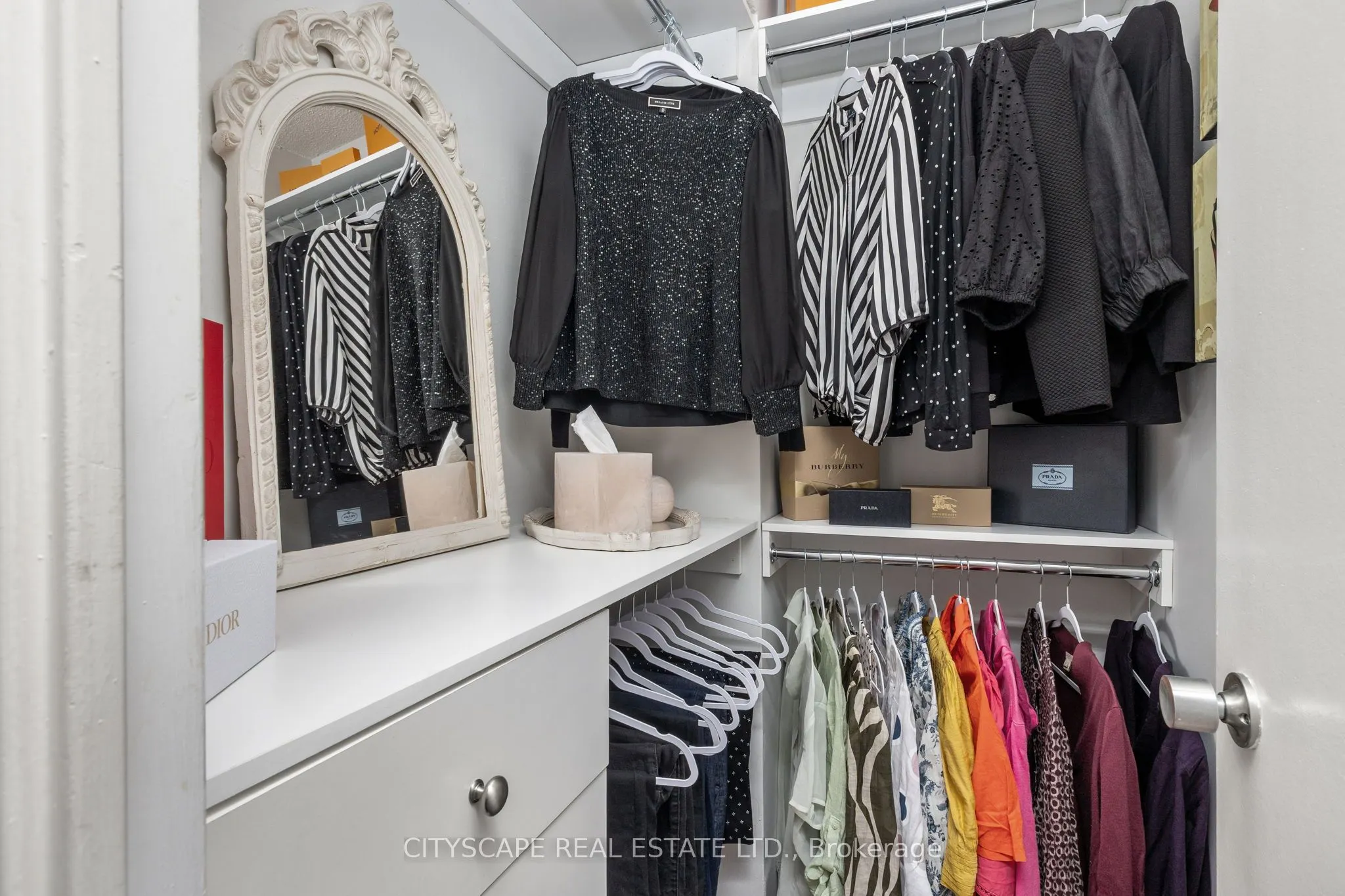 1 Royal Orchard Boulevard, #810