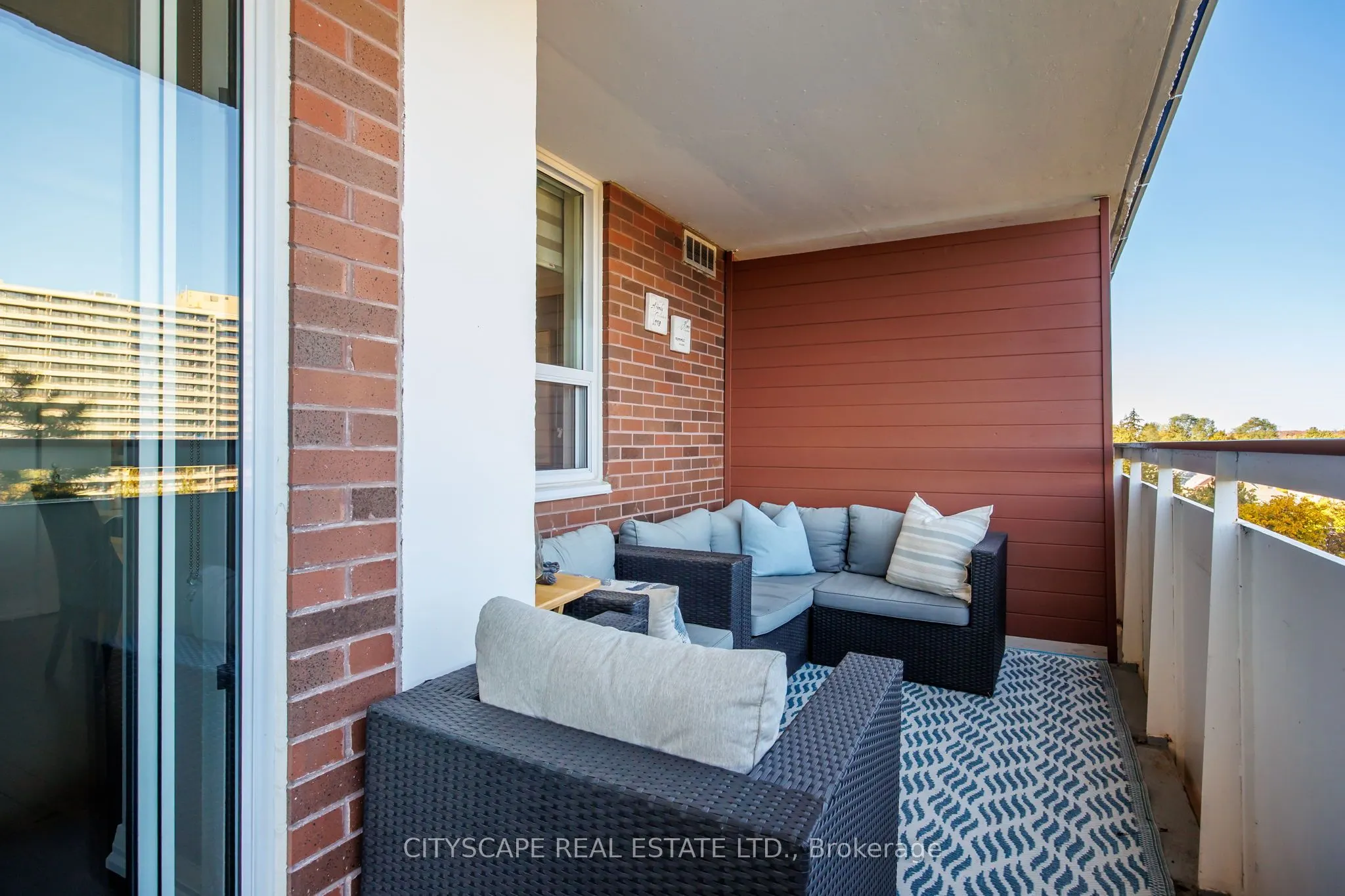 1 Royal Orchard Boulevard, #810