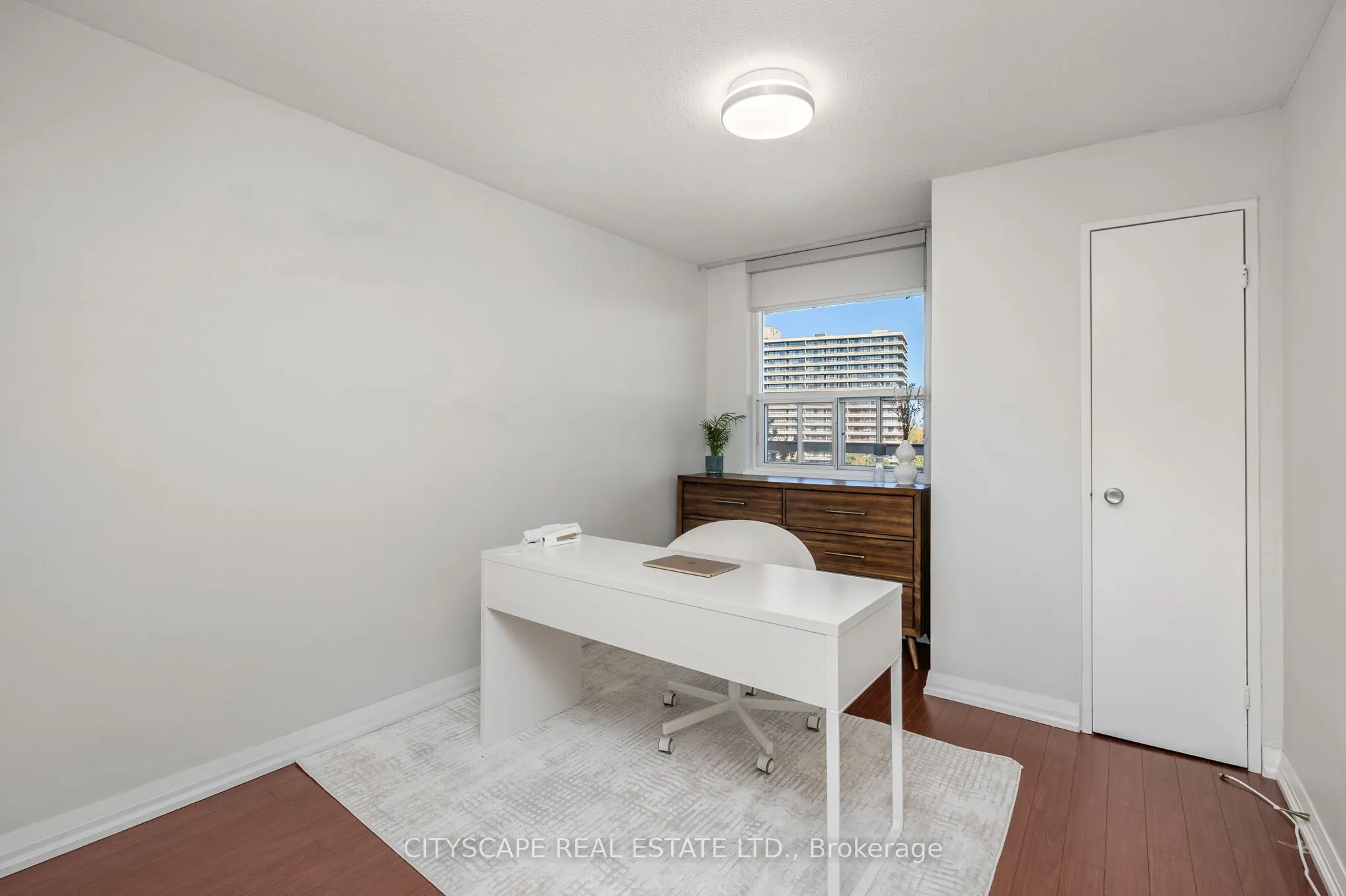 1 Royal Orchard Boulevard, #810