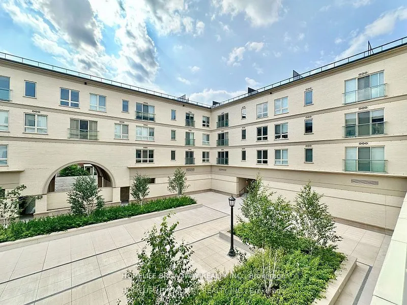 101 Cathedral High Street, #204