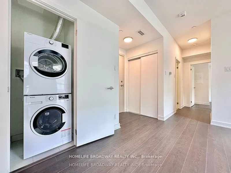 101 Cathedral High Street, #204