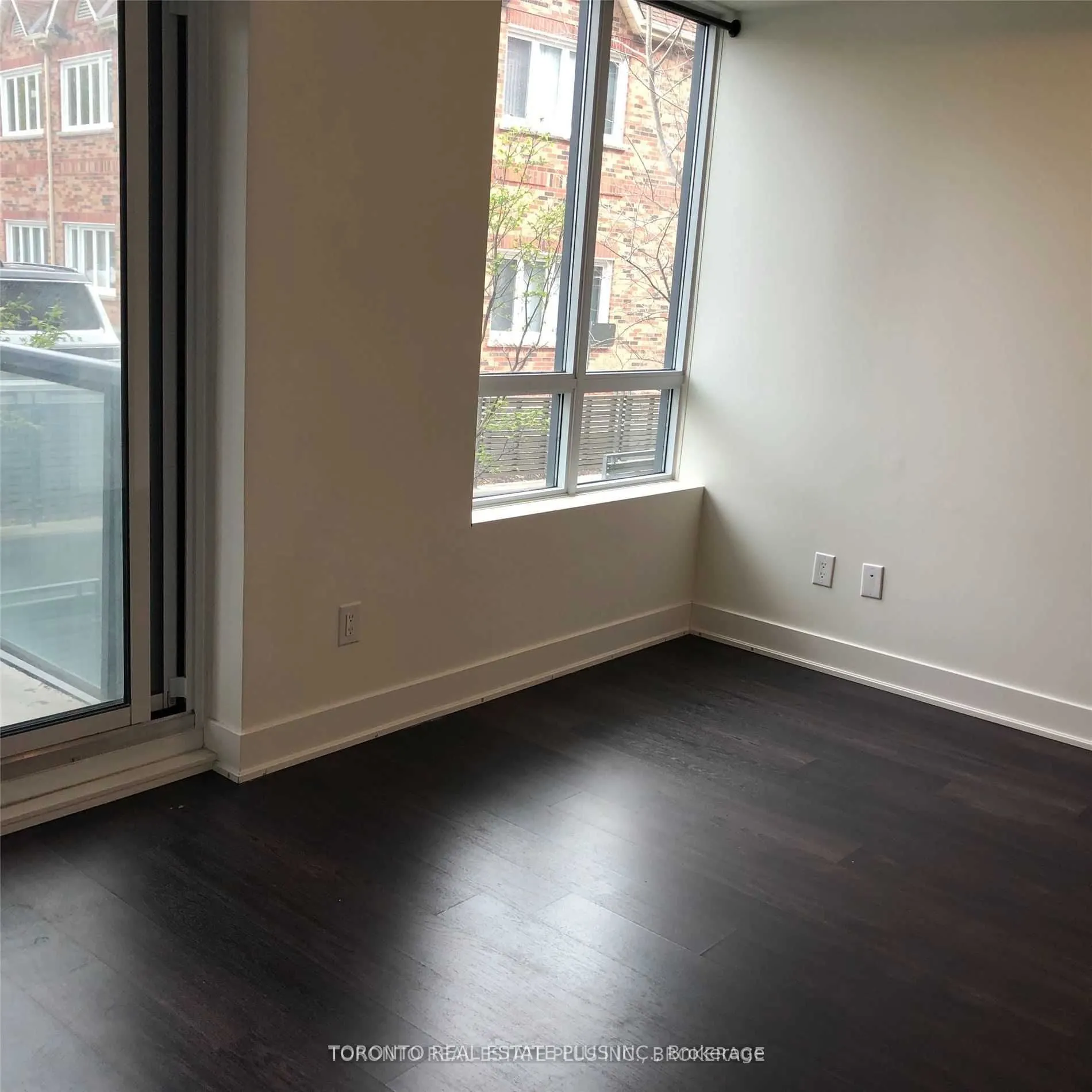 7608 Yonge Street, #206